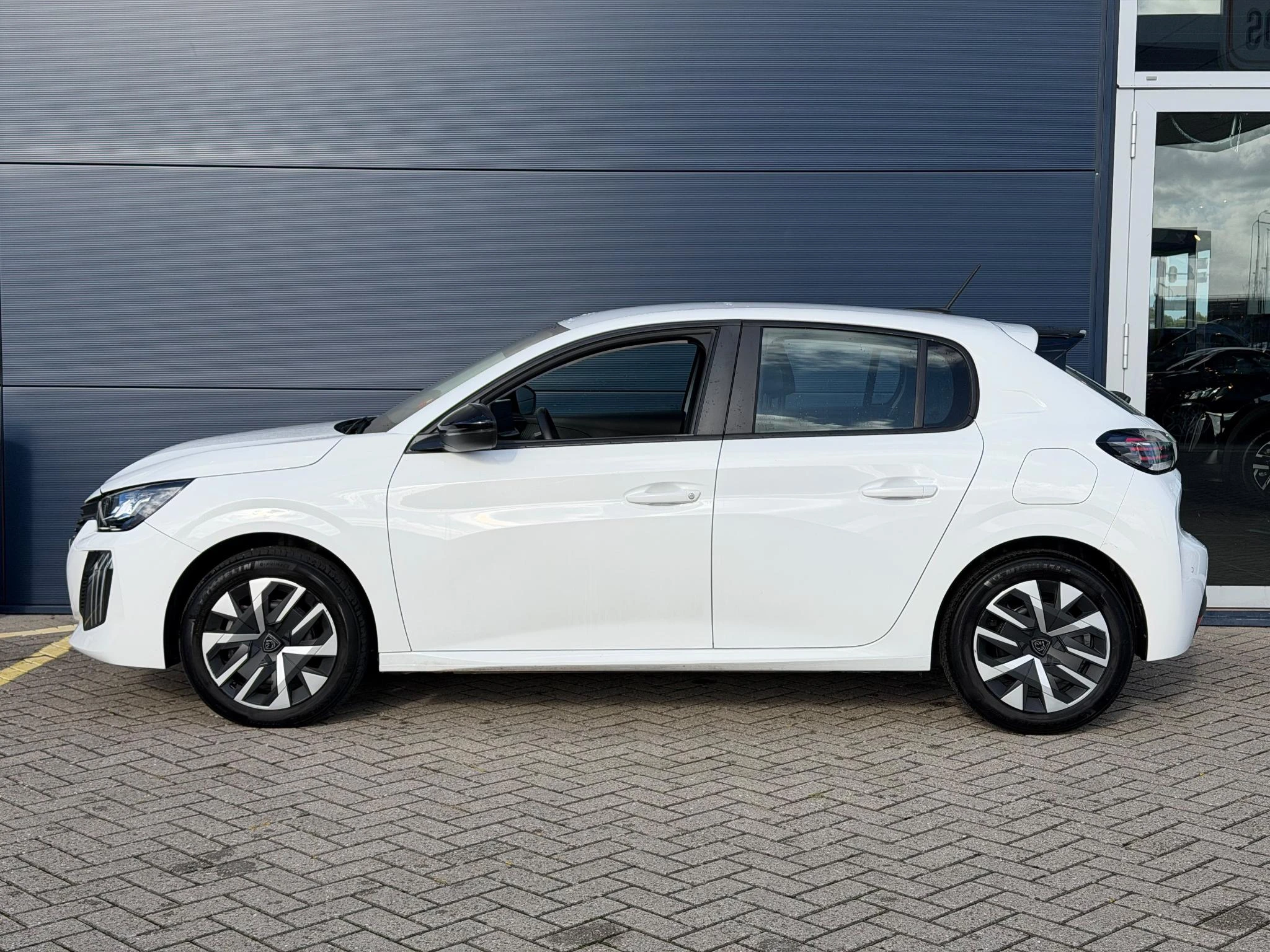 Peugeot-208-image-3