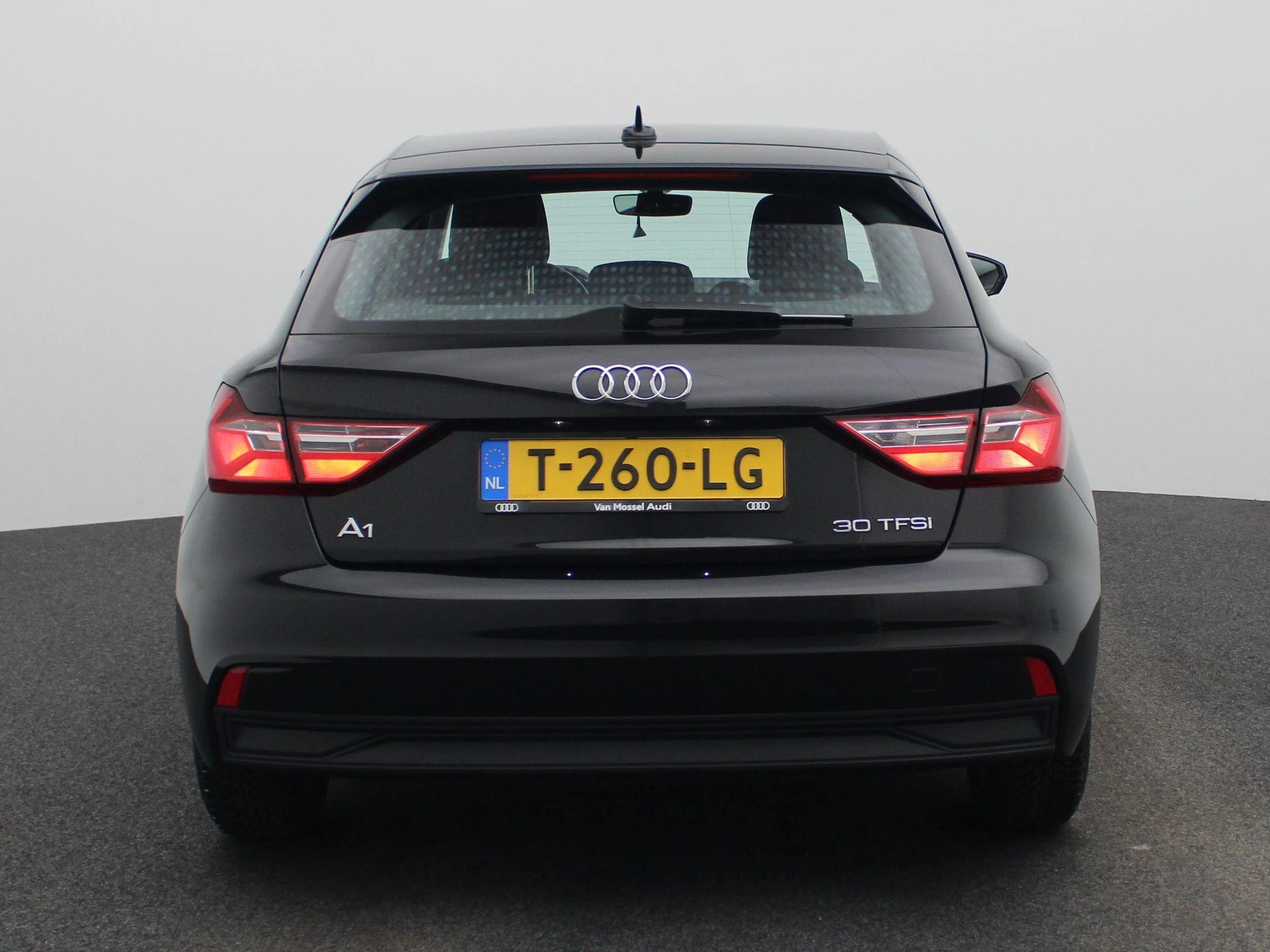 Audi-A1 Sportback-image-4