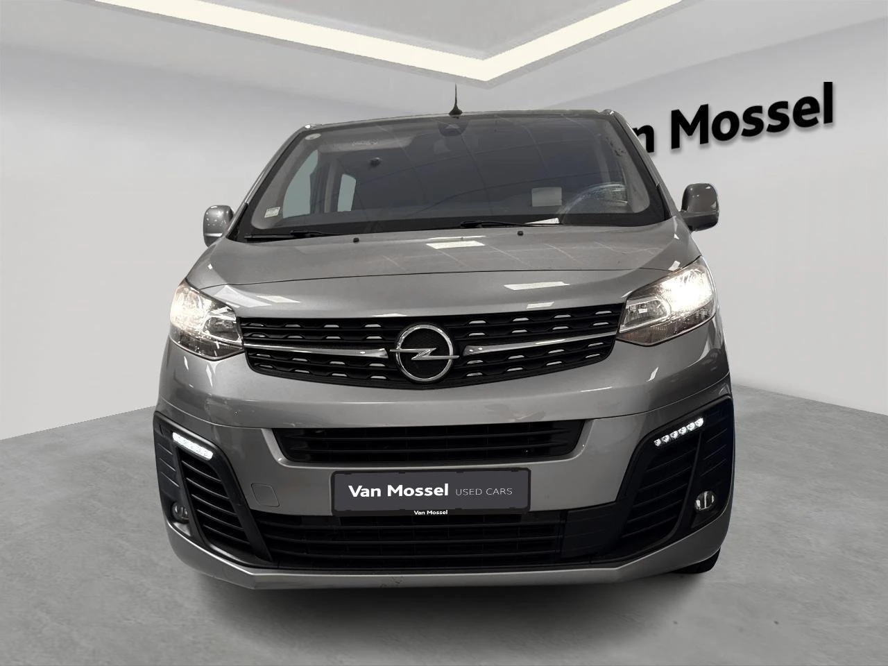 Opel-Vivaro-image-1