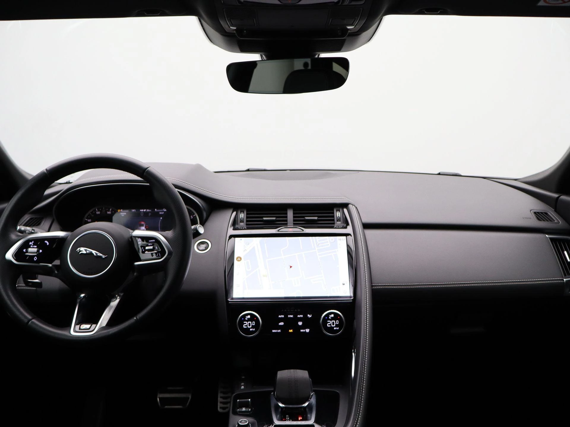 Jaguar-E-PACE-image-35