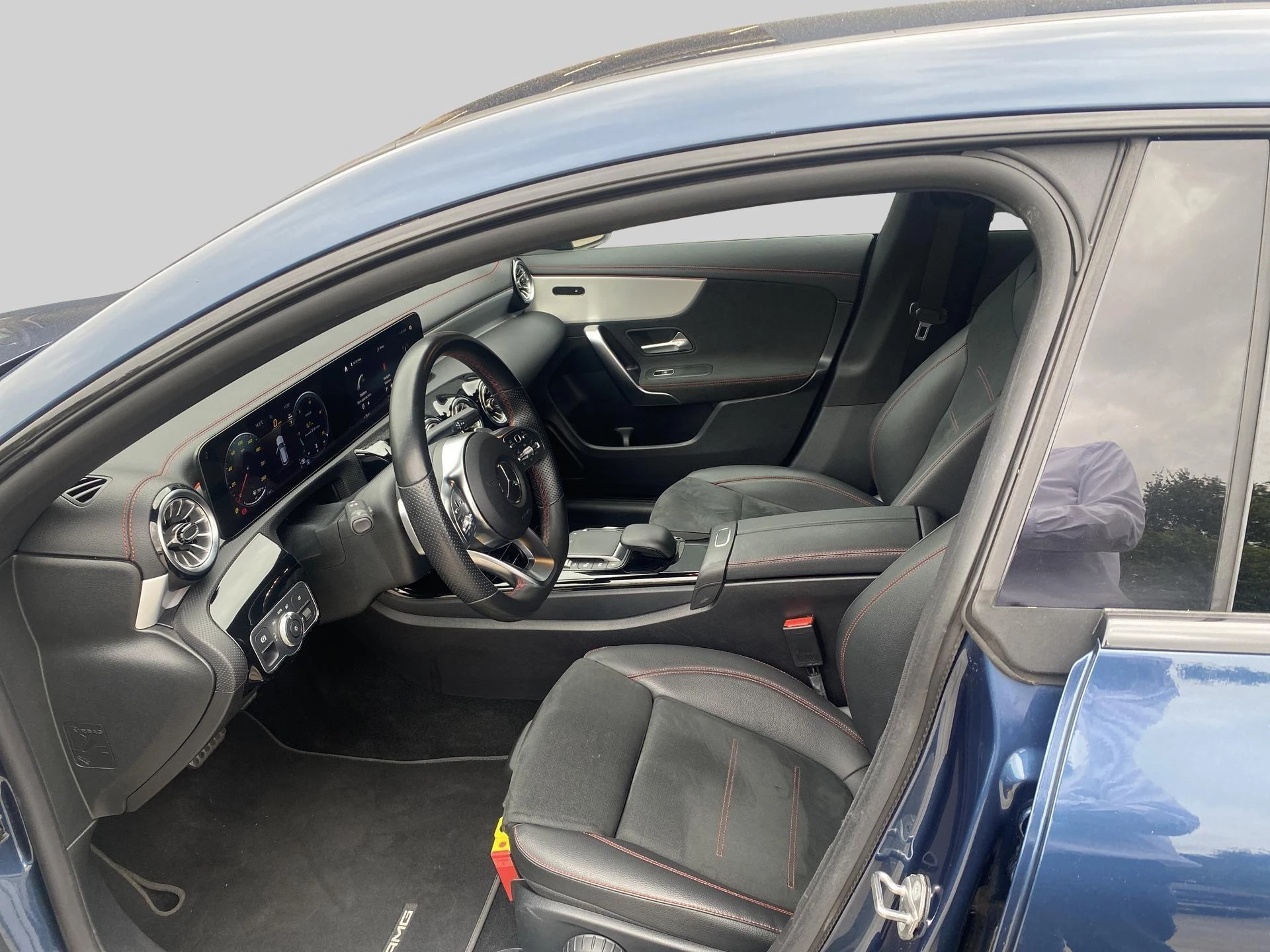 Mercedes-Benz CLA 180 d AMG Line Shooting Brake + NIGHTPAKKET + KEY LESS GO + 19 INCH + CAMERA +