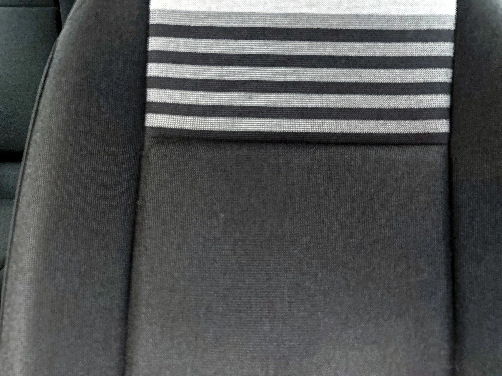 Volkswagen-up!-image-14