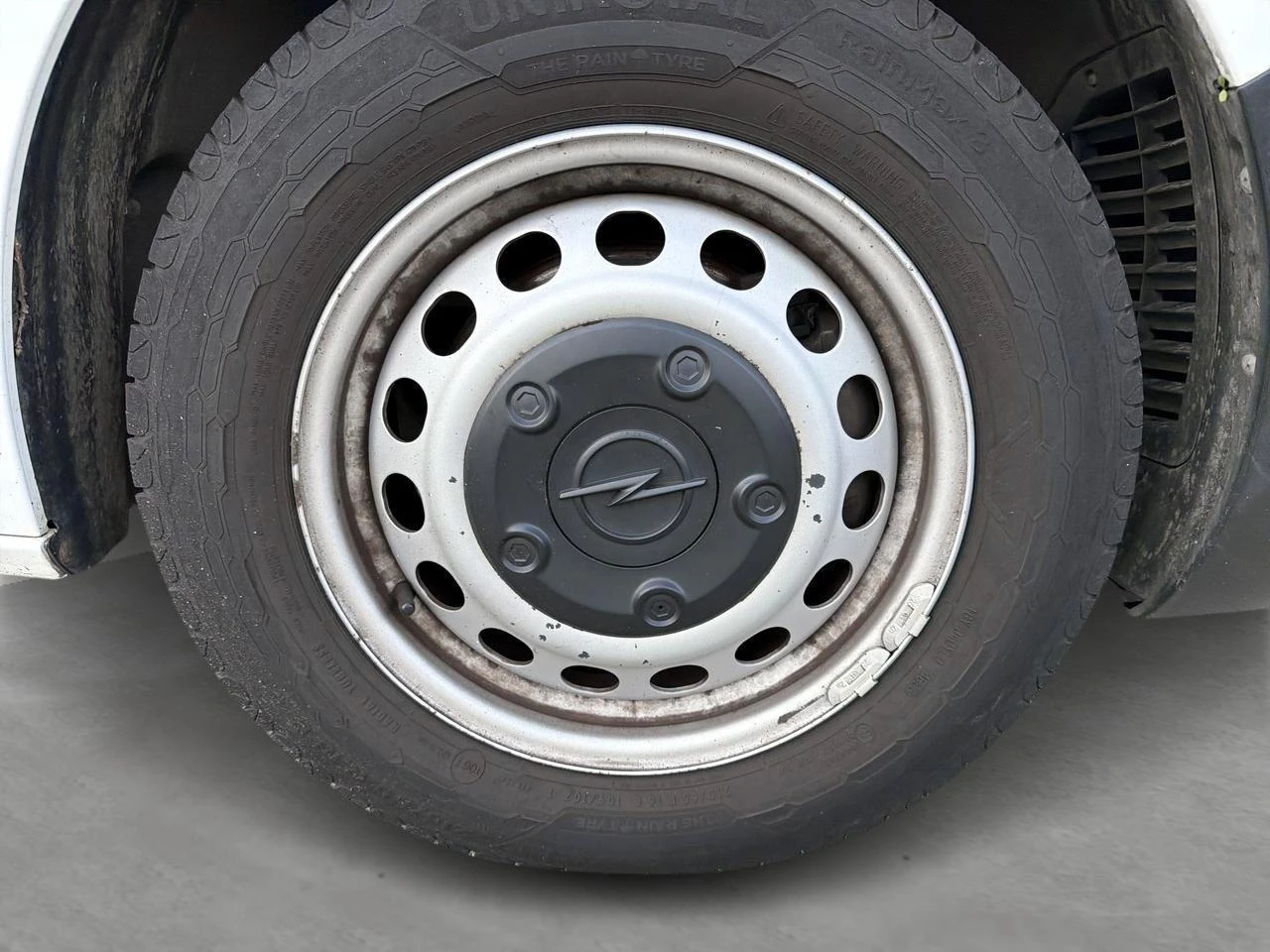 Opel-Vivaro-image-5