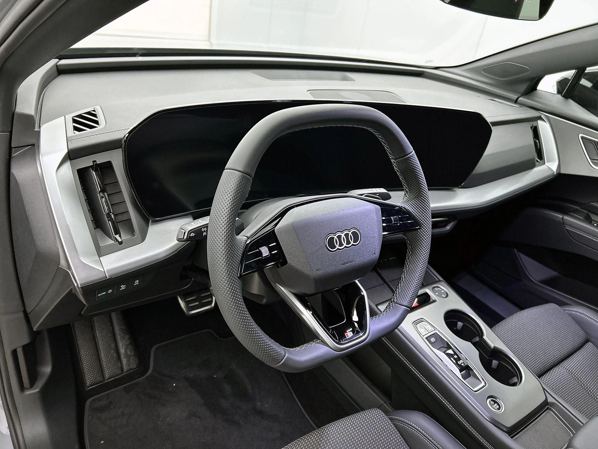 Audi-Q4 e-tron-image-17