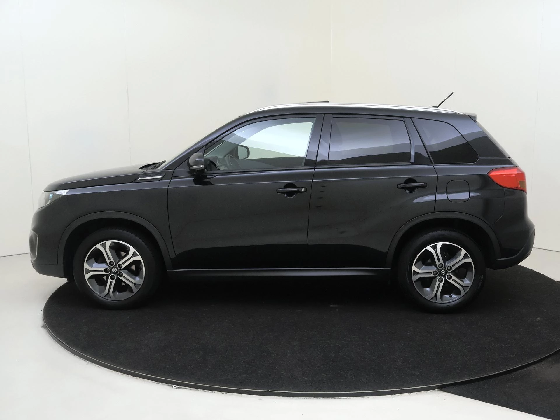 Suzuki-Vitara-image-7