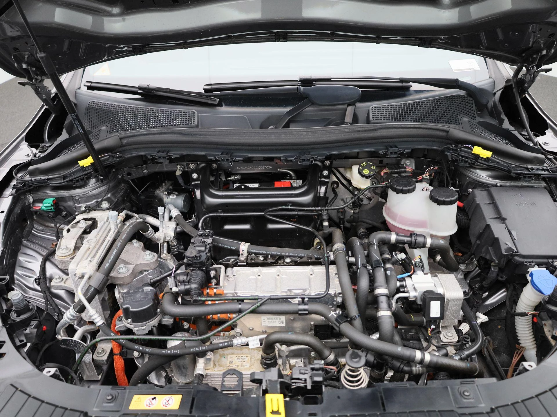 Mercedes-Benz-EQA-image-41