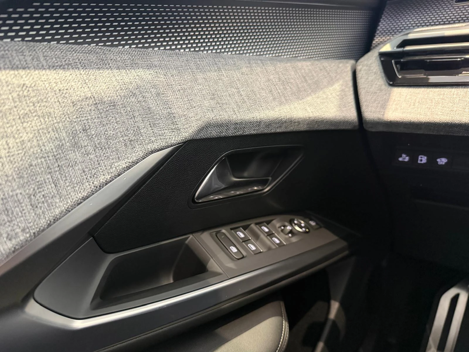 Peugeot-5008-image-23