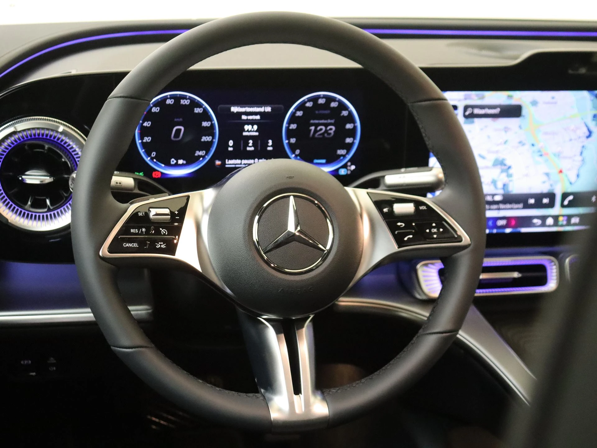 Mercedes-Benz-C-Klasse-image-9