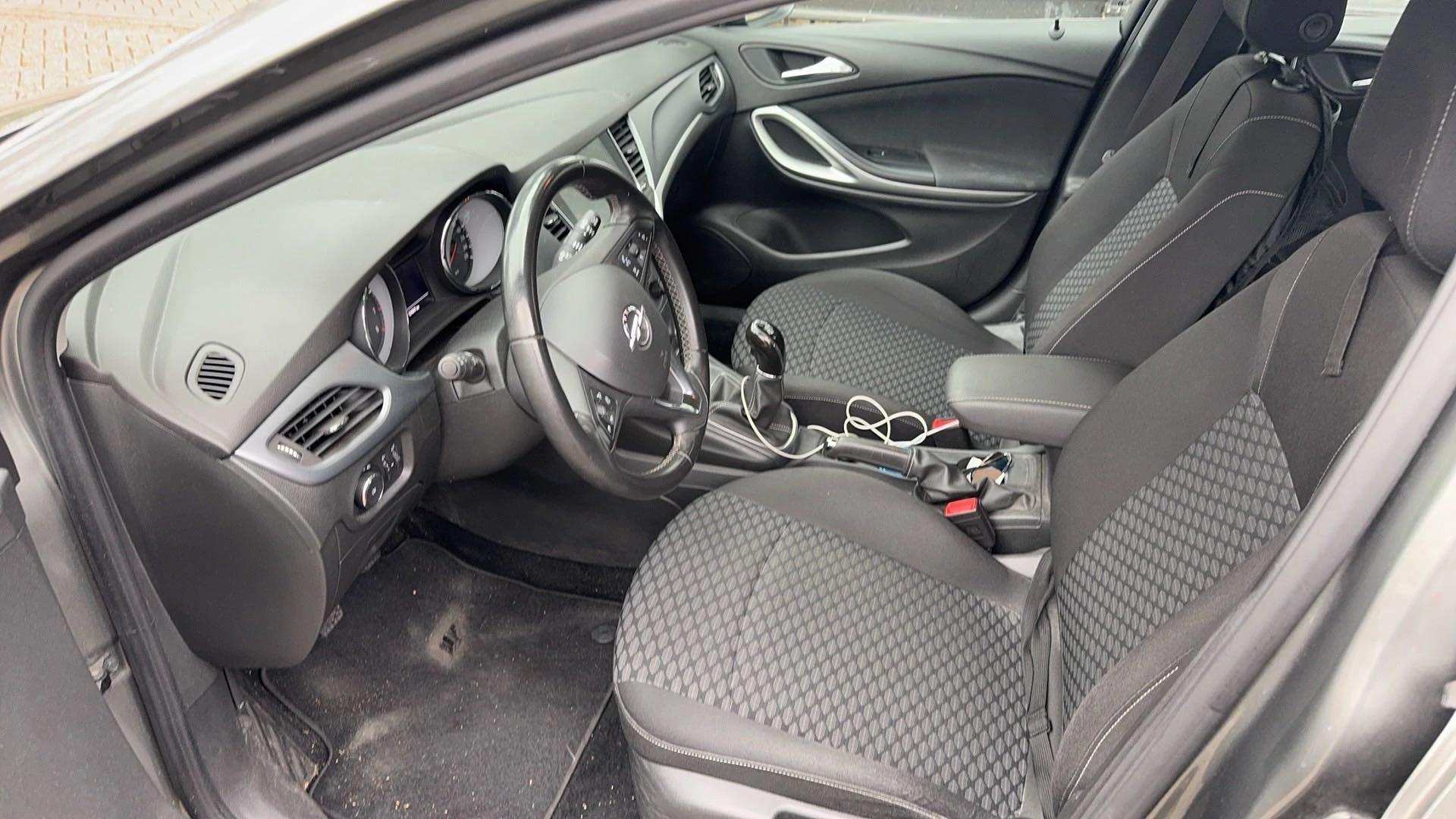 Opel-Astra-image-6