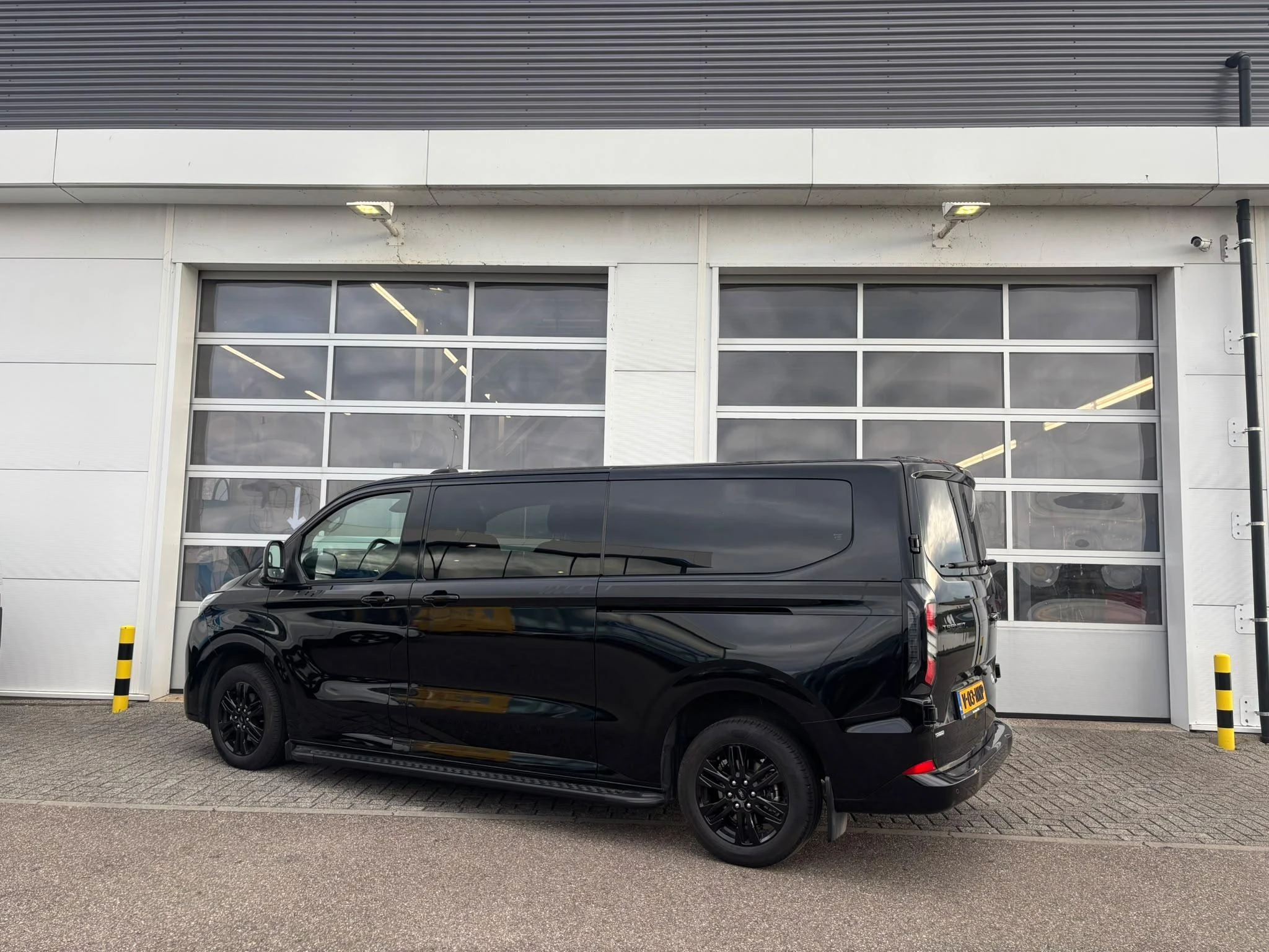 Ford-Transit Custom-image-2