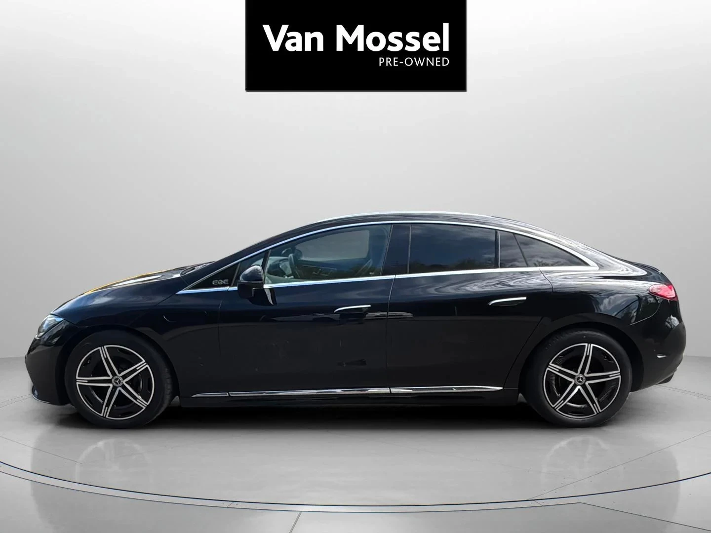 Mercedes-Benz-EQE-image-1