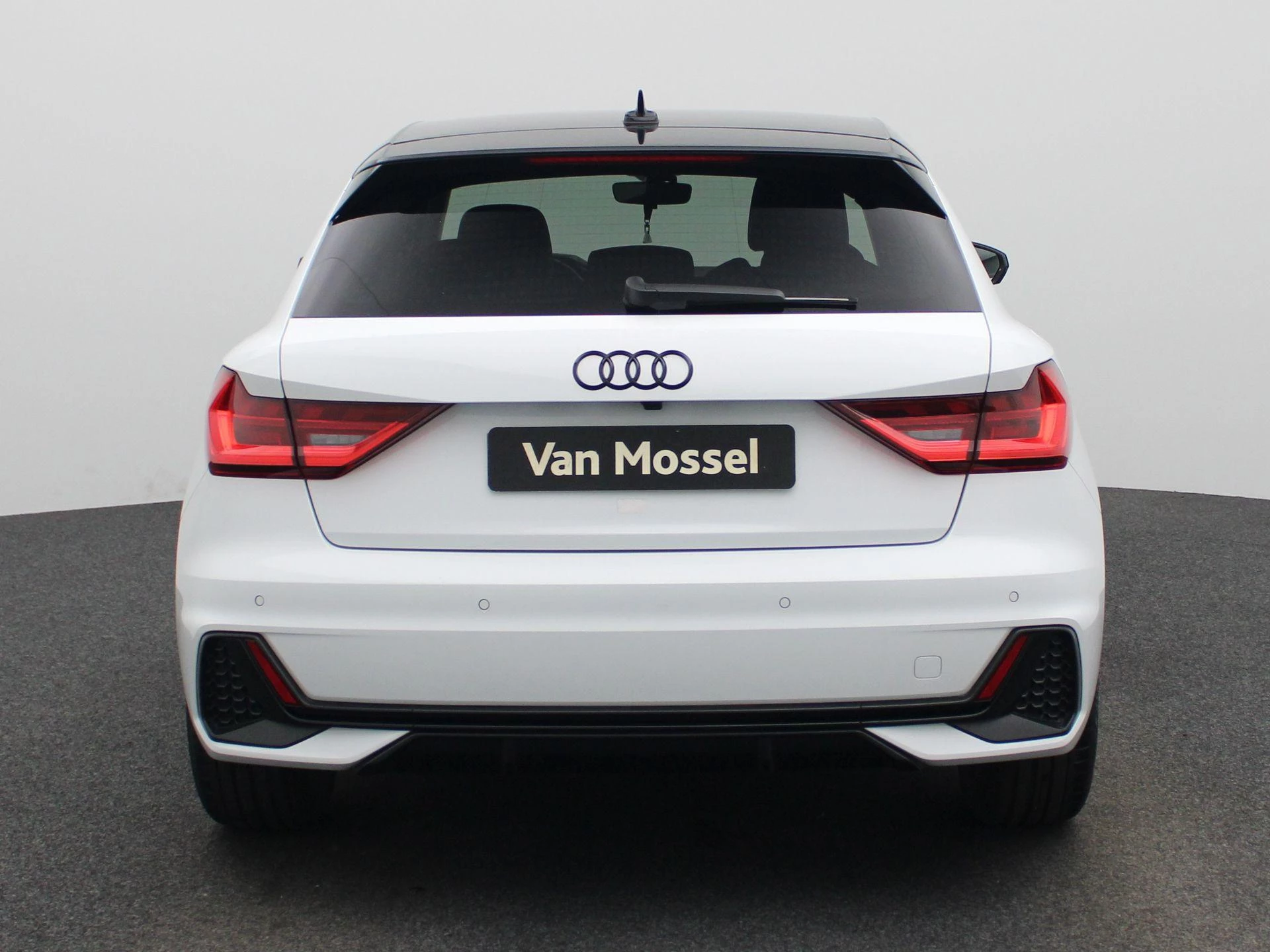 Audi-A1 Sportback-image-4