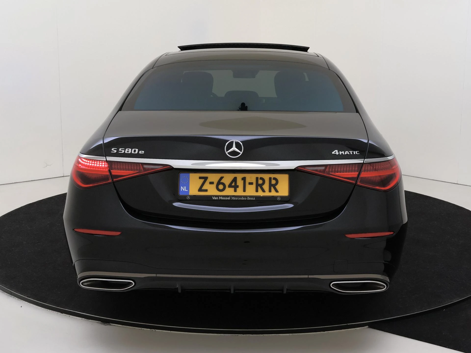 Mercedes-Benz-S-Klasse-image-6