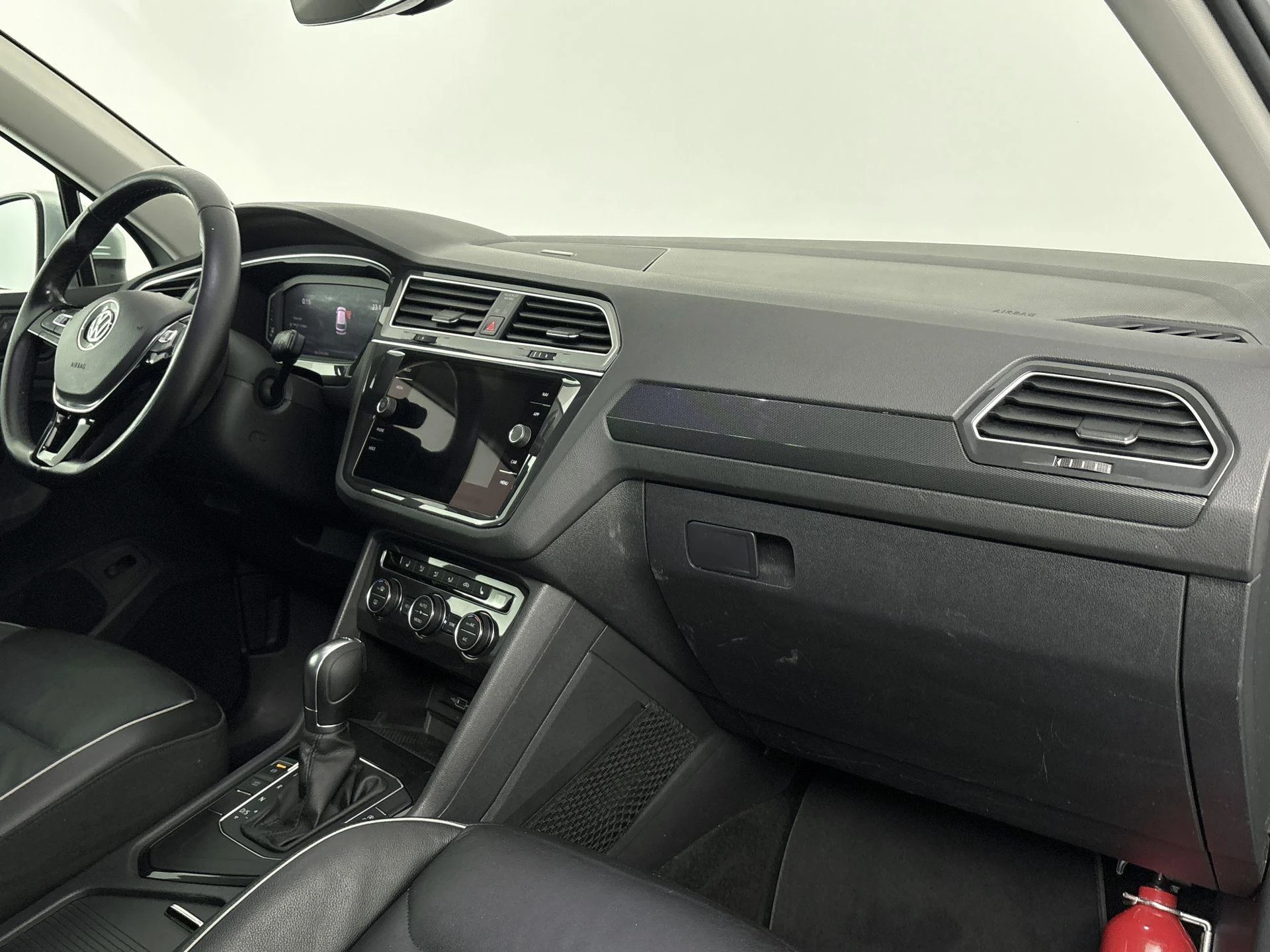 Volkswagen-Tiguan-image-15