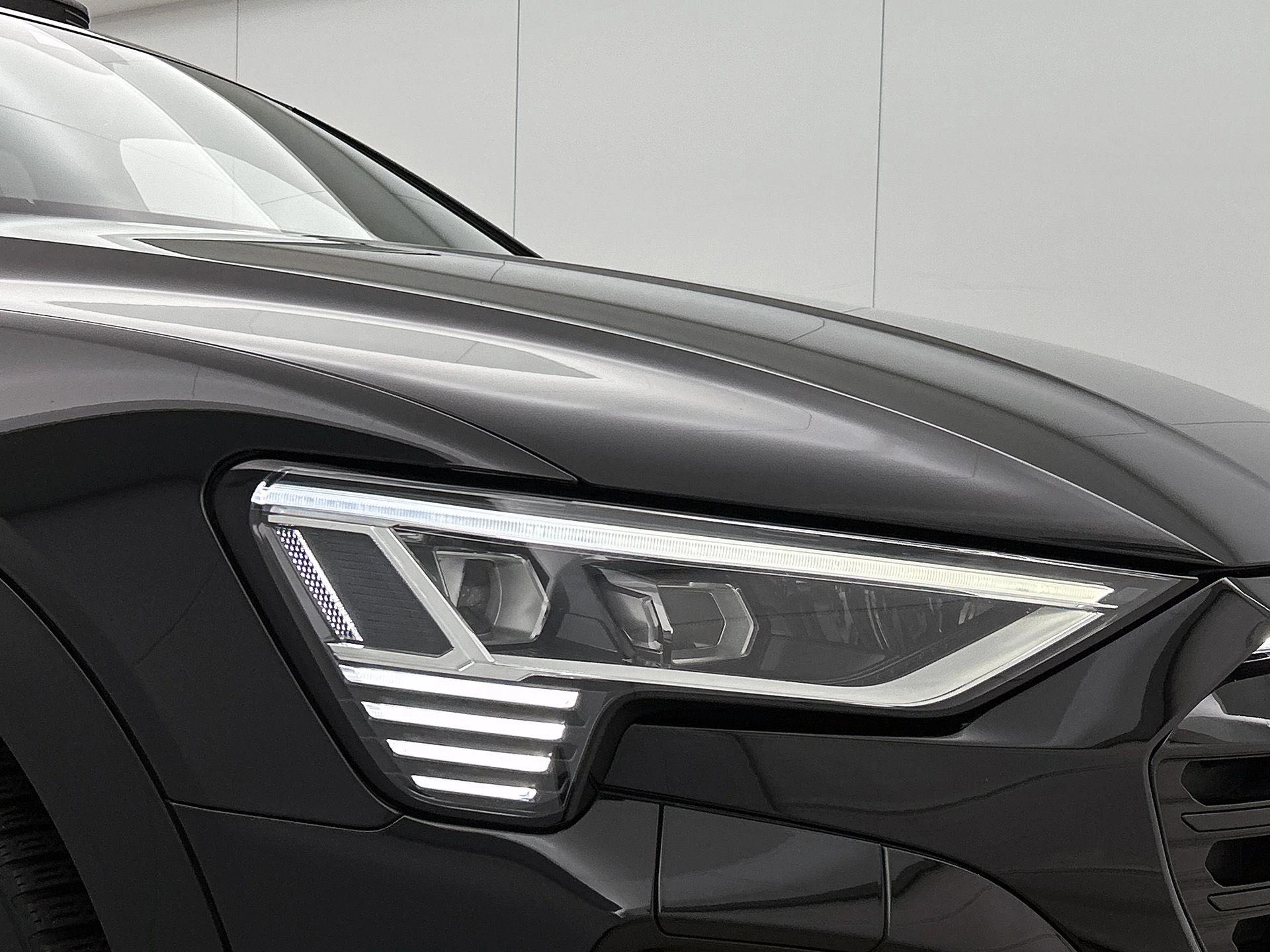 Audi-Q8 Sportback e-tron-image-21