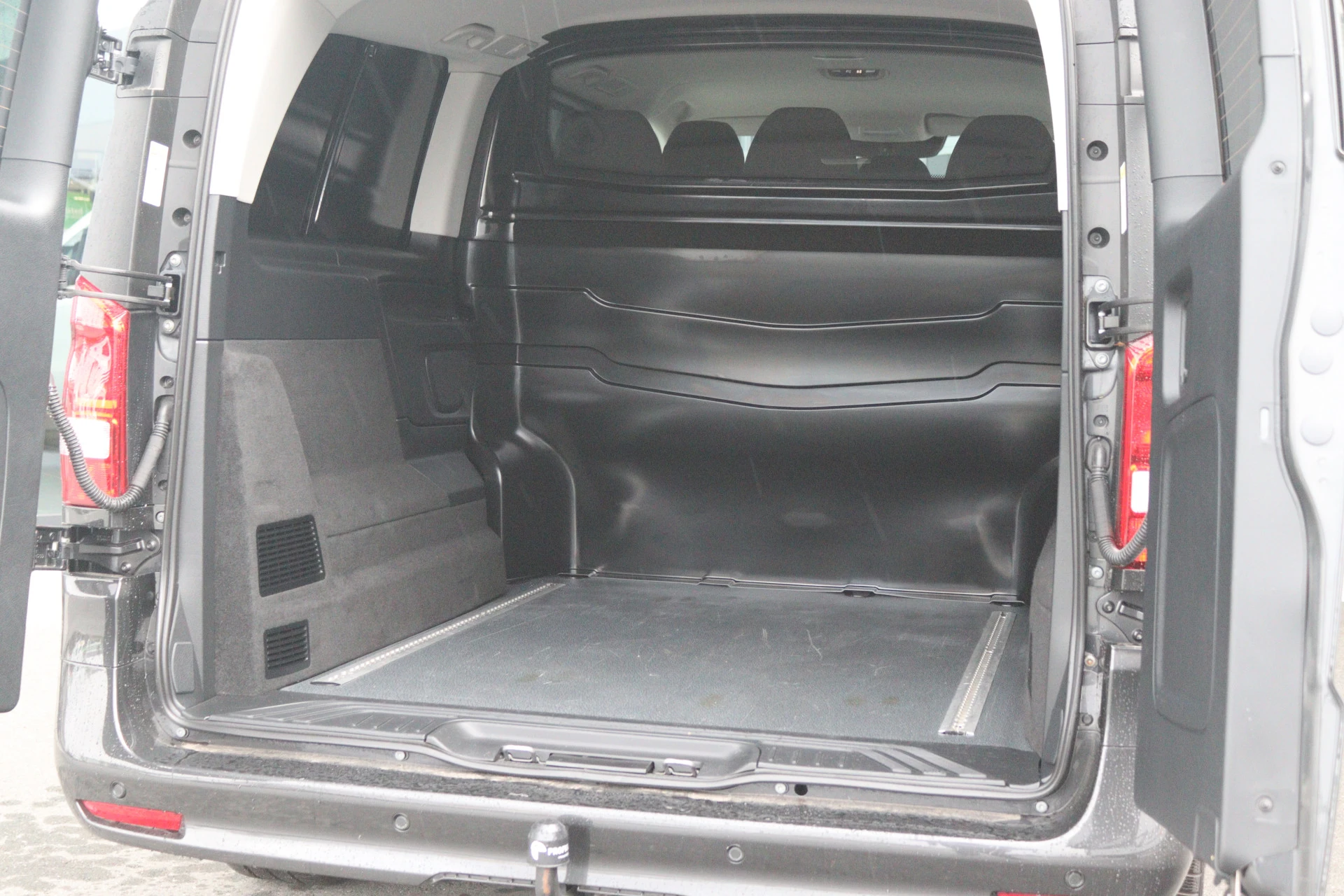 Mercedes-Benz-Vito-image-2