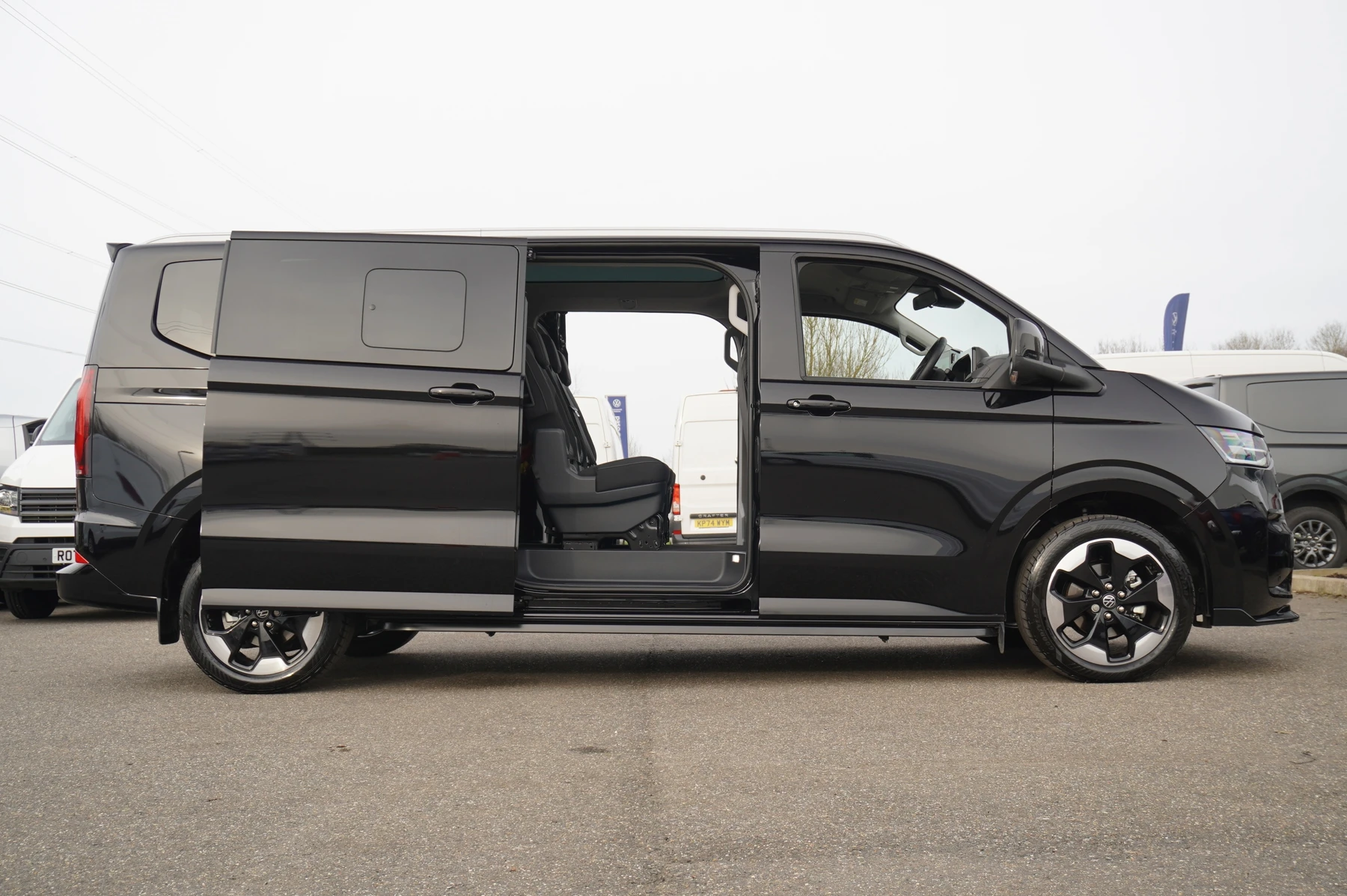 Volkswagen-Transporter-image-26