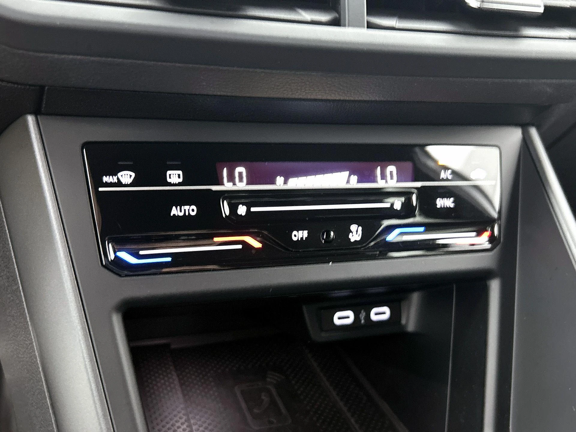 Volkswagen-Polo-image-12