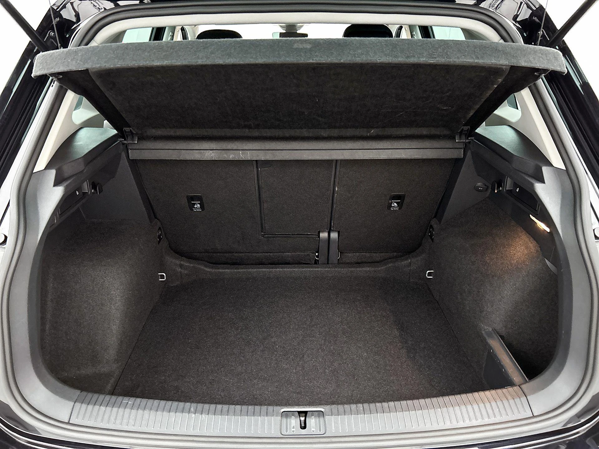 Volkswagen-Tiguan-image-20