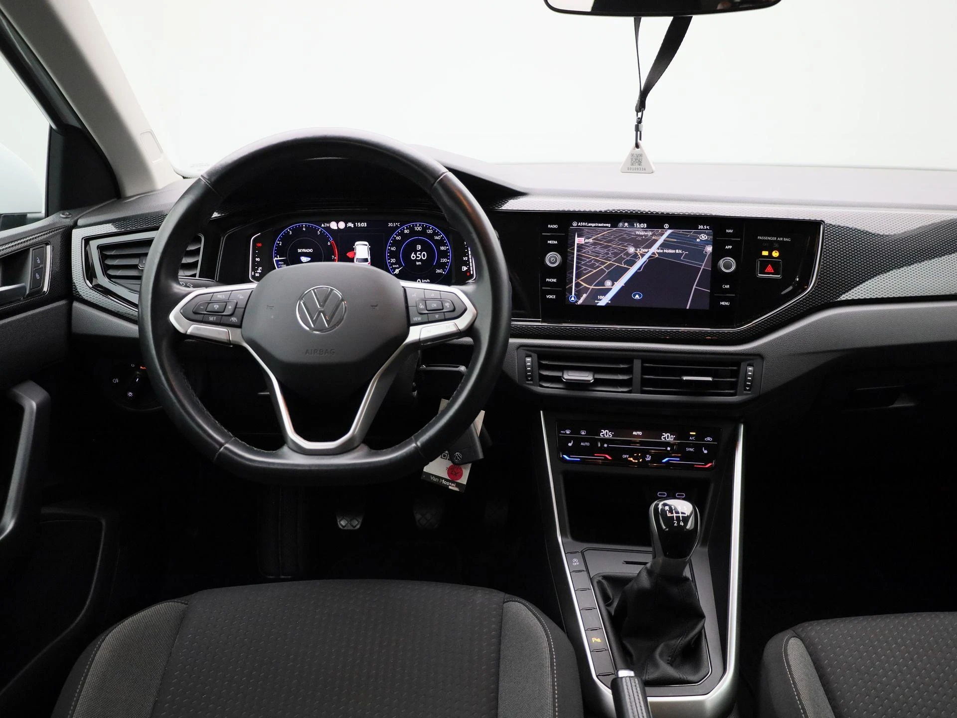 Volkswagen-Polo-image-6