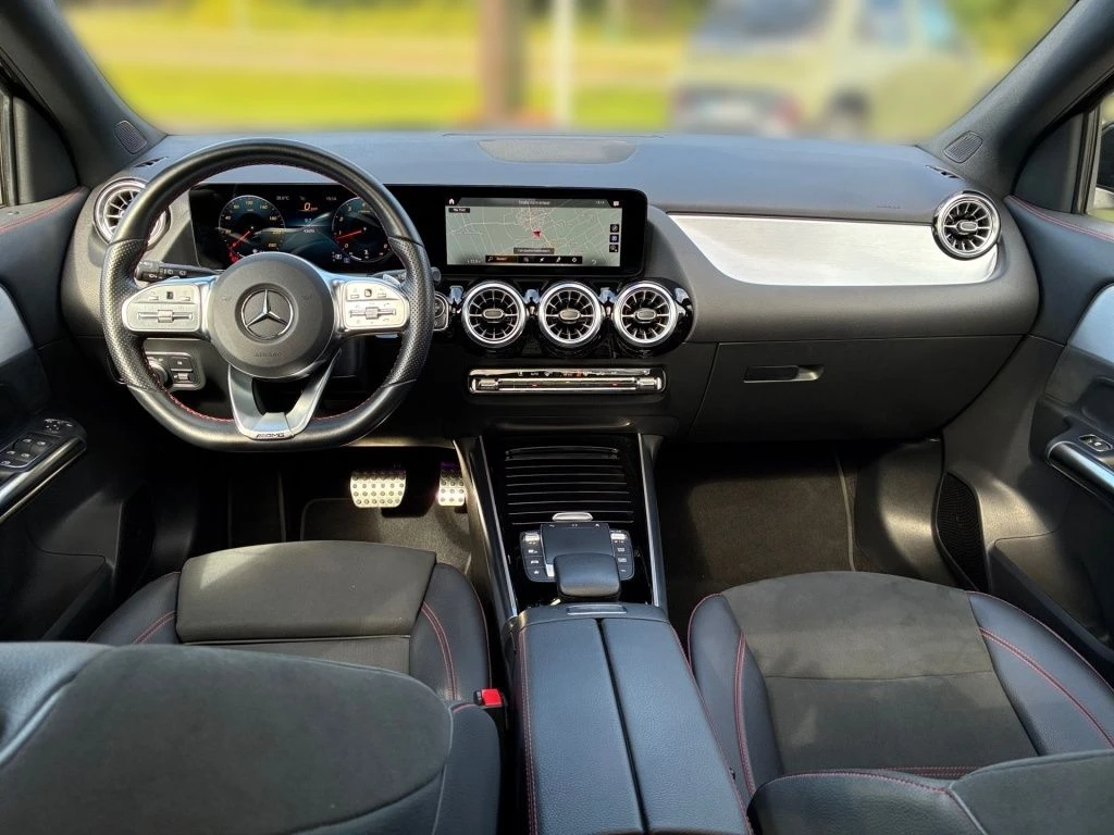 Mercedes-Benz-GLA 250-image-11