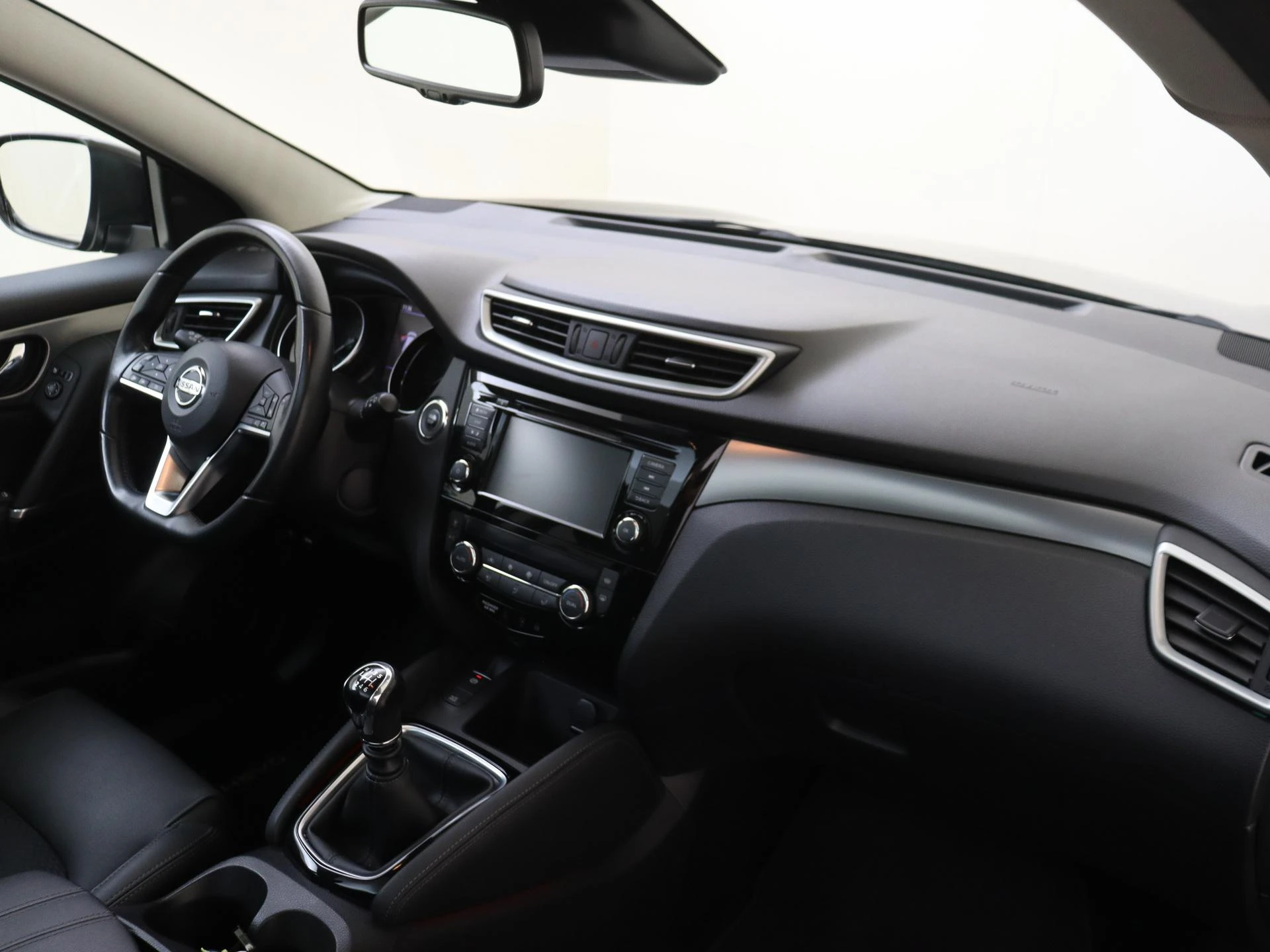 Nissan-QASHQAI-image-4