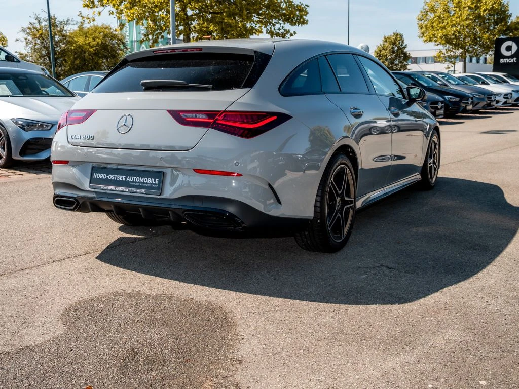 Mercedes-Benz-CLA 200-image-5