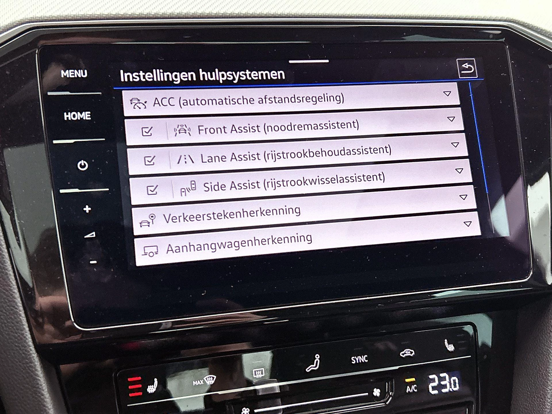 Volkswagen-Passat-image-18