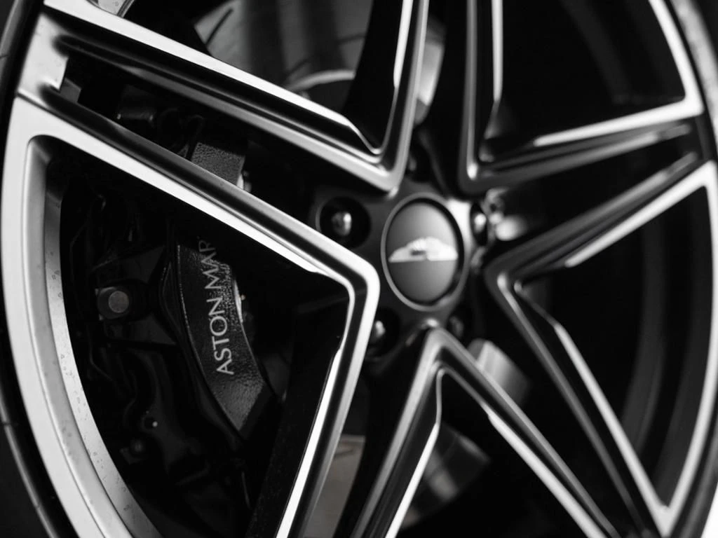 Aston Martin-V8 Vantage-image-25