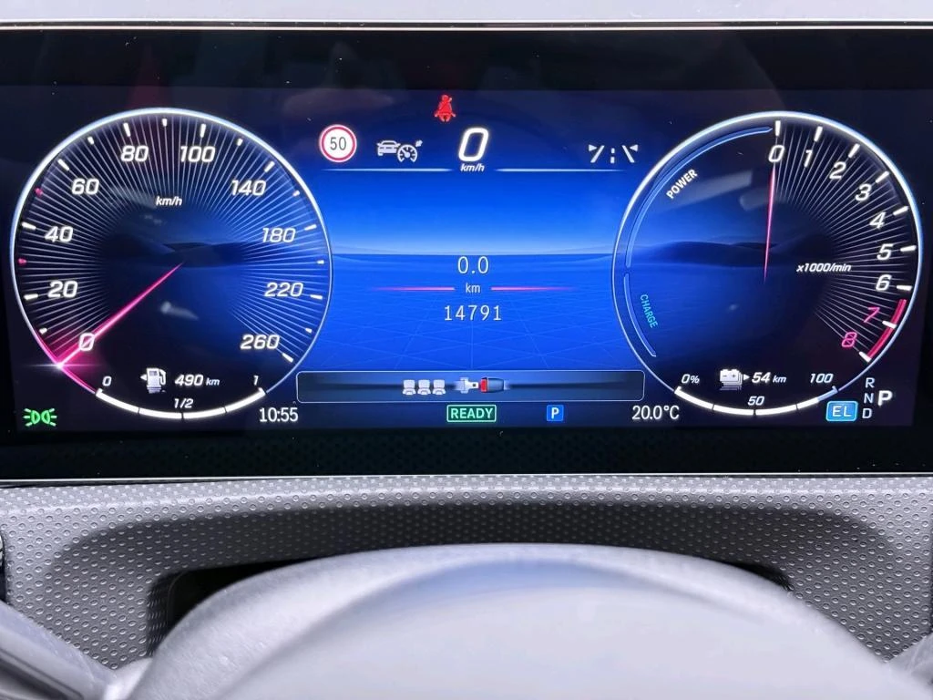 Mercedes-Benz-CLA-image-4