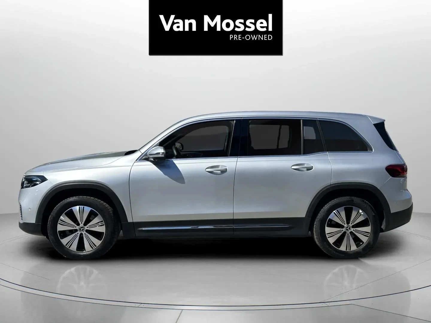 Mercedes-Benz-EQB-image-7