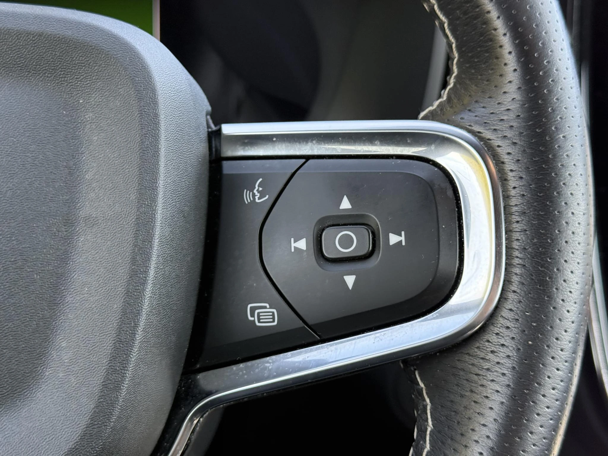 Volvo-XC40-image-22