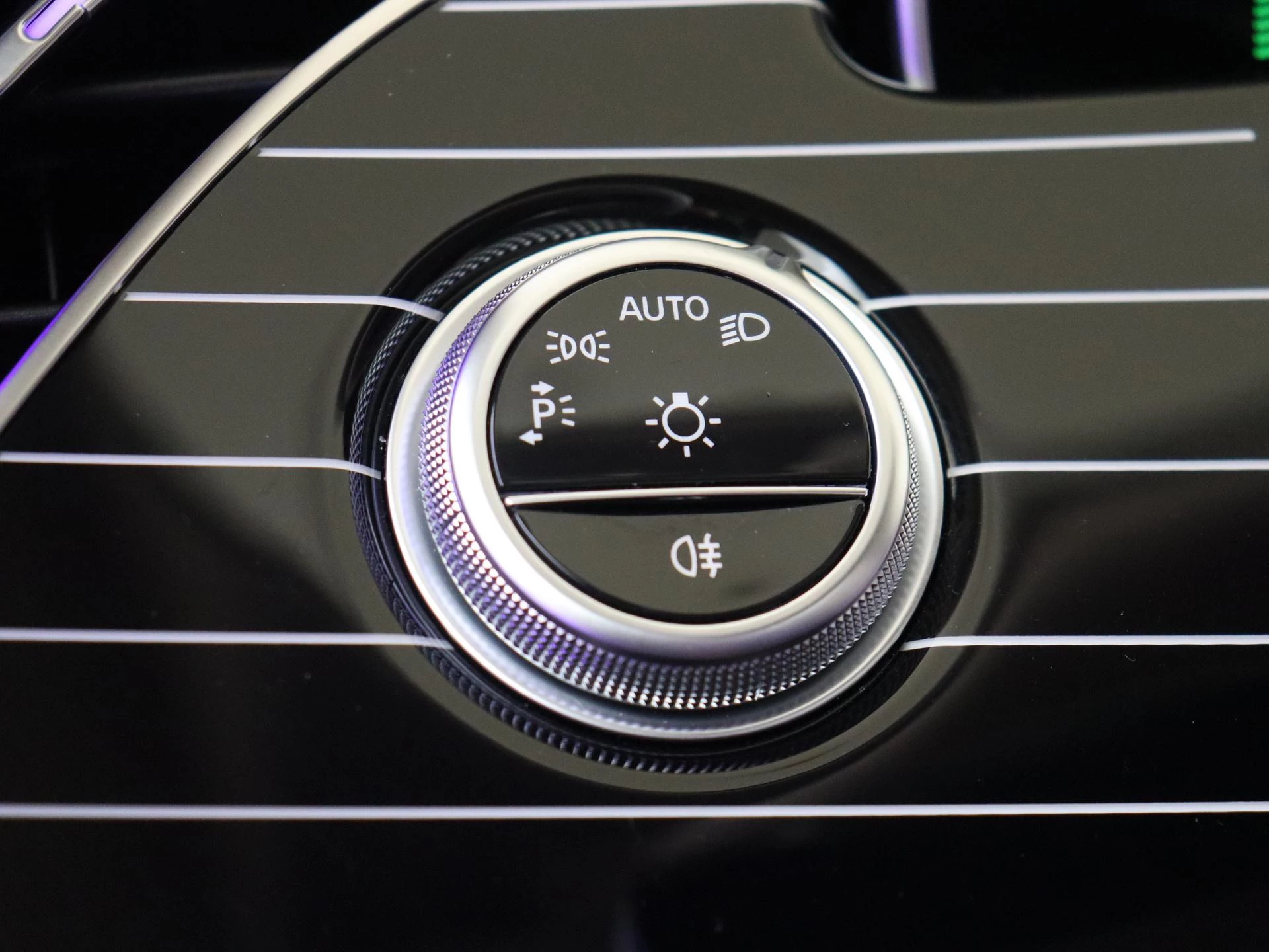 Mercedes-Benz-E-Klasse-image-28