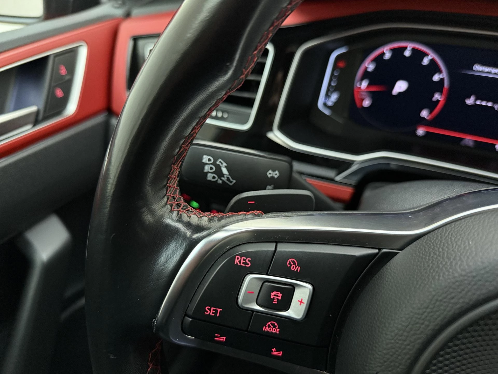 Volkswagen-Polo-image-25