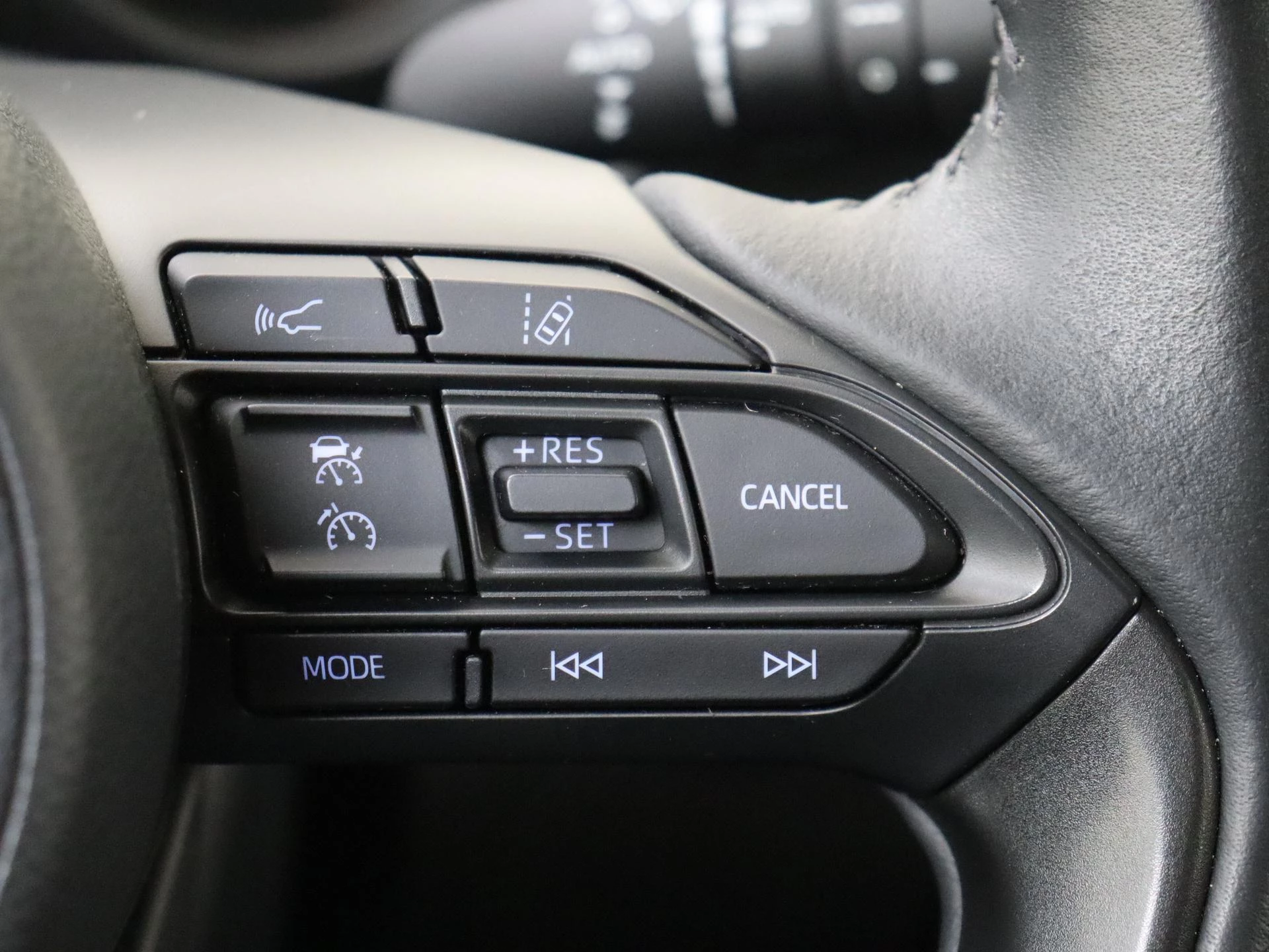 Toyota-Yaris-image-13