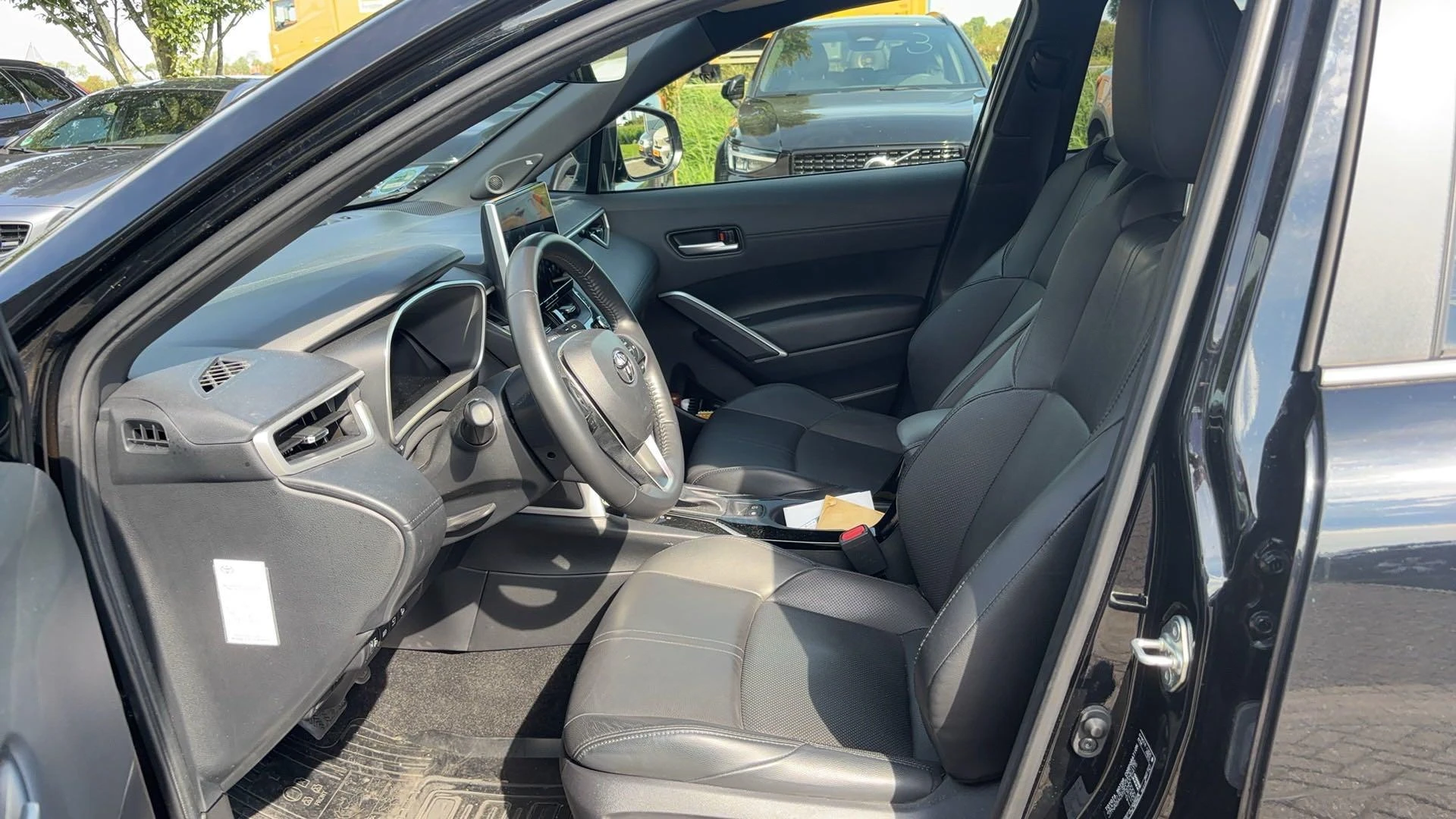 Toyota-Corolla Cross-image-6