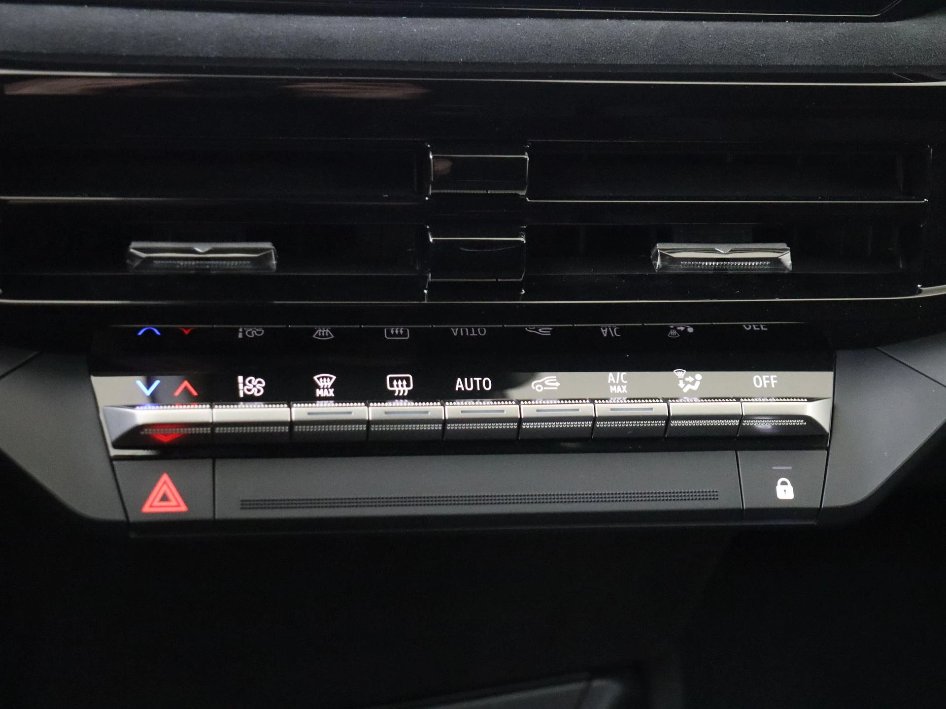 Renault-Clio-image-23
