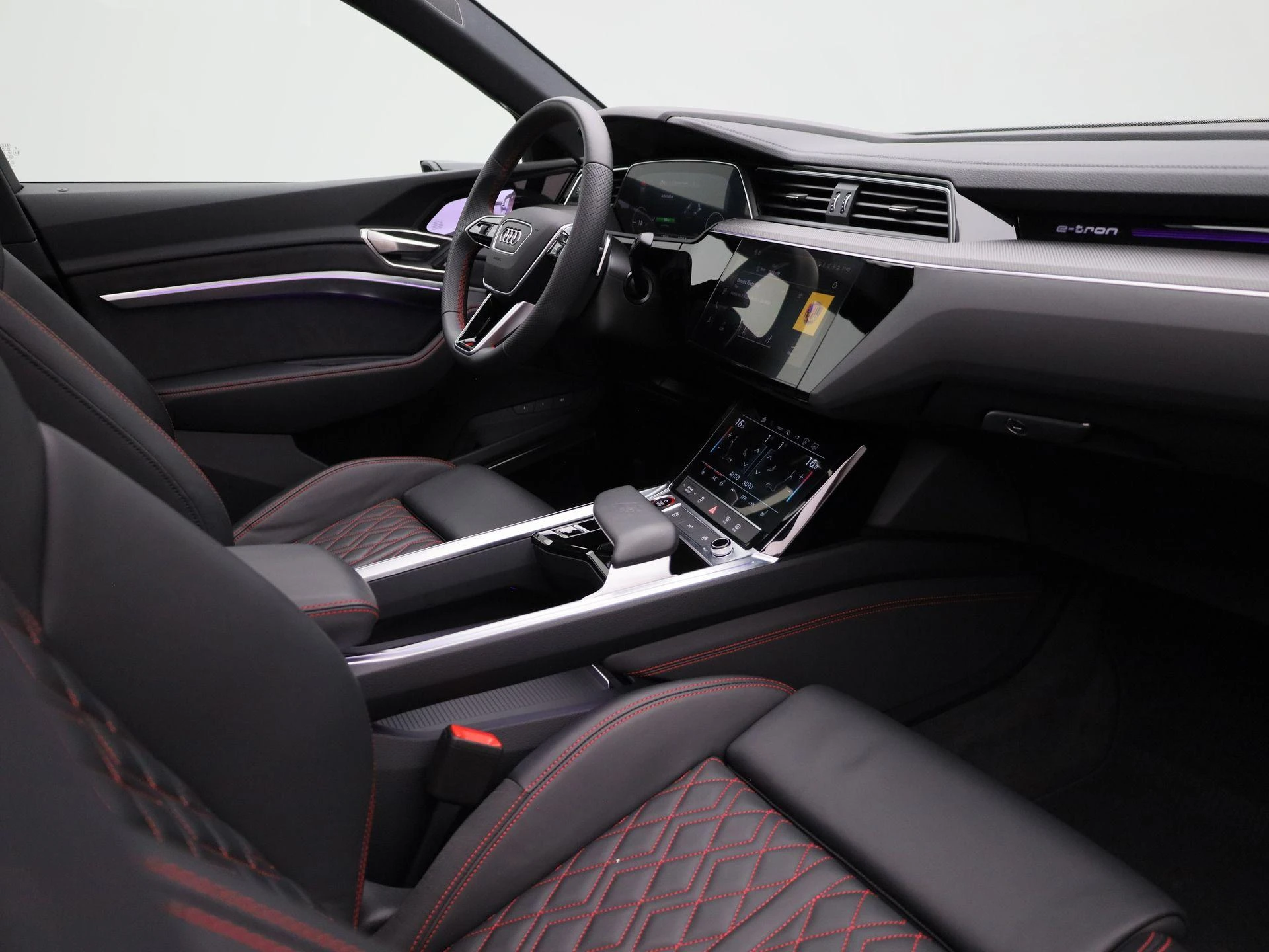 Audi-Q8 Sportback e-tron-image-43