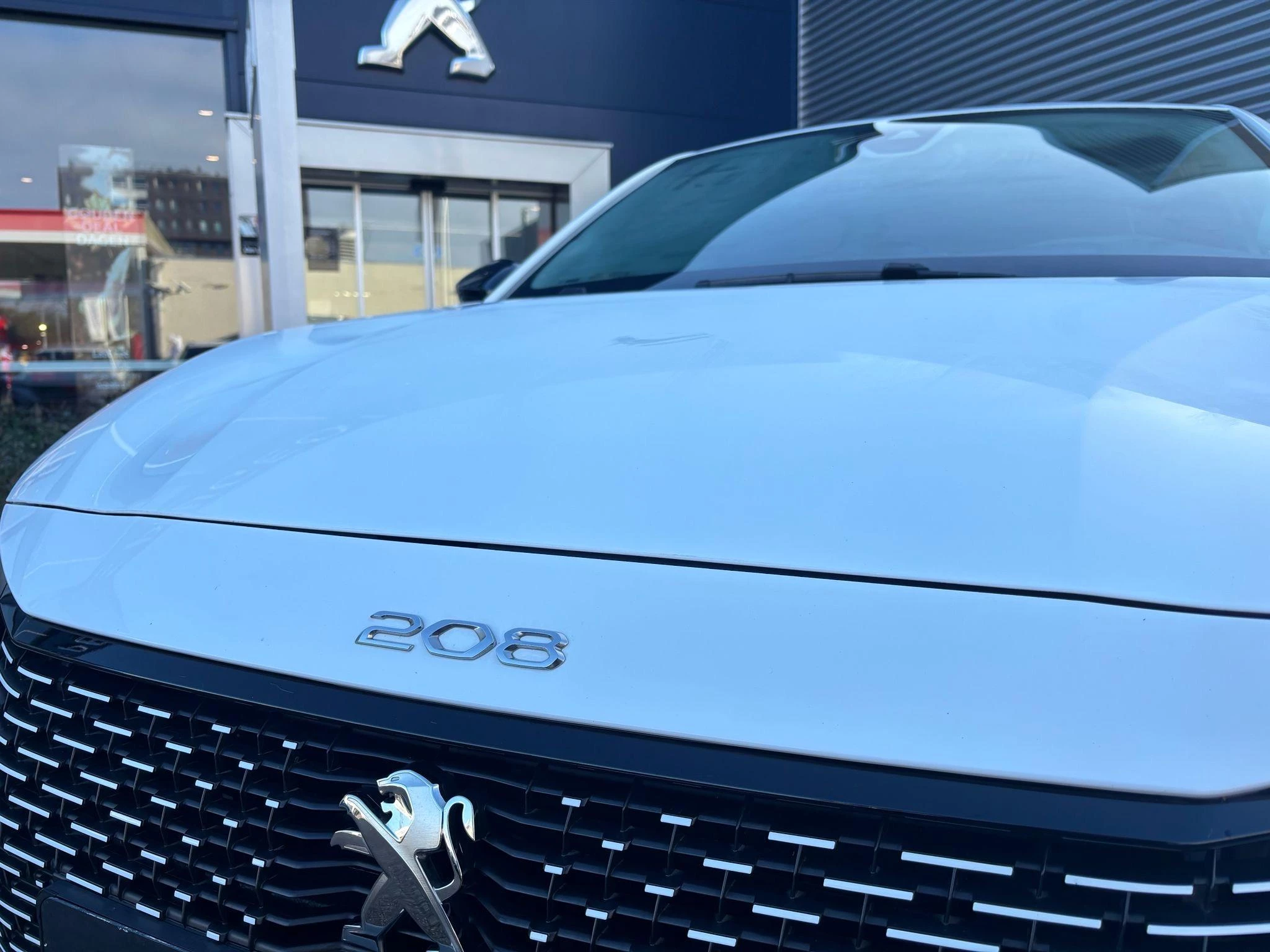 Peugeot-e-208-image-6