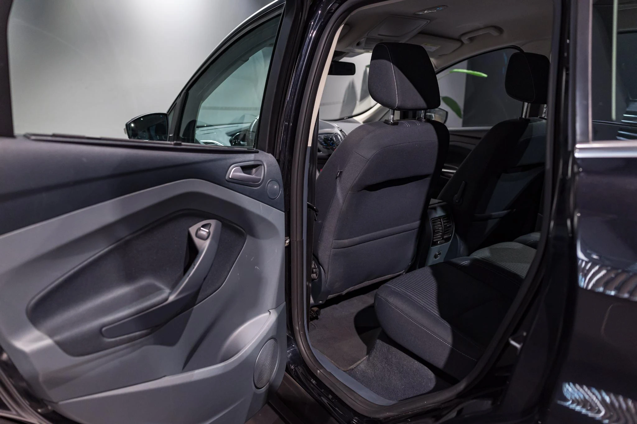 Ford-C-MAX-image-10