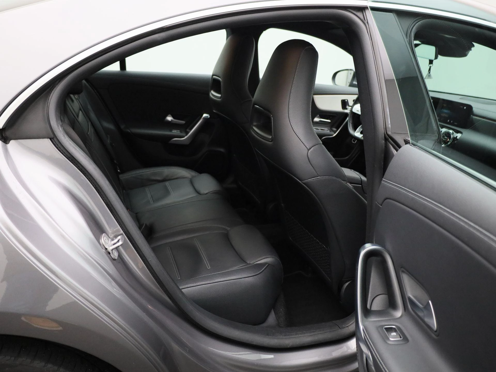 Mercedes-Benz-CLA-image-26