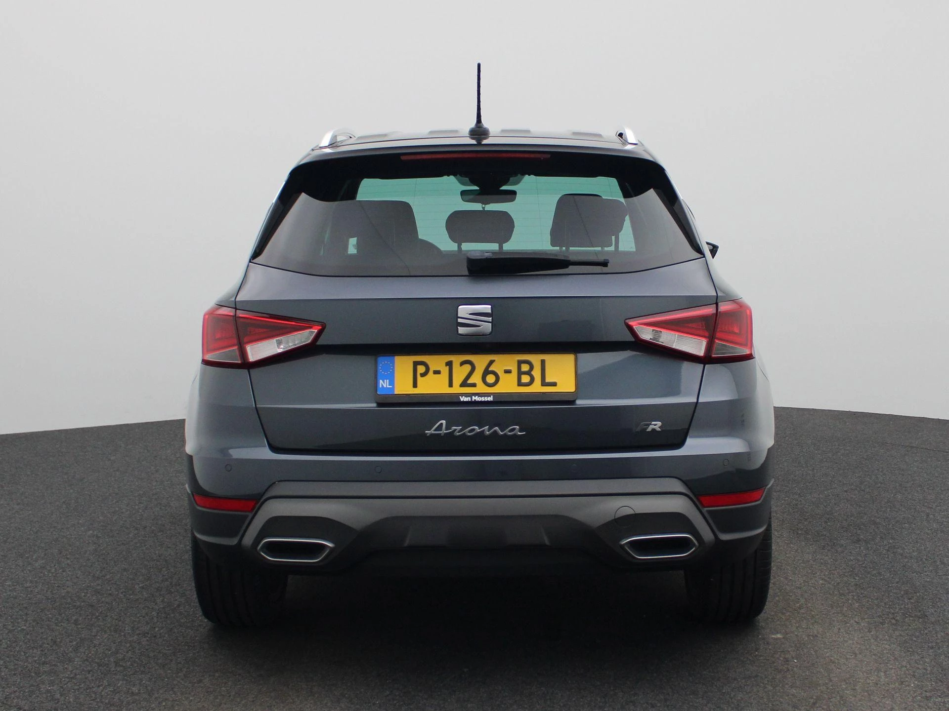 SEAT-Arona-image-4