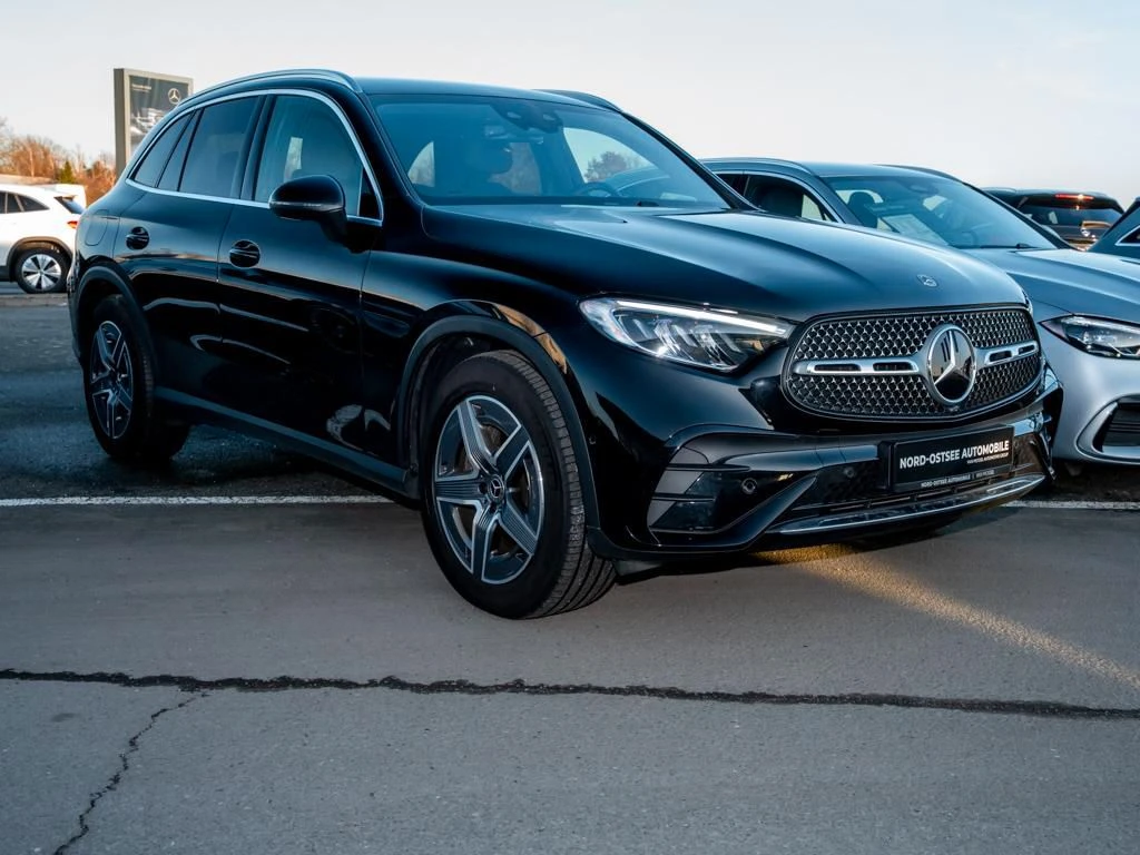 Mercedes-Benz-GLC 300 d-image-4