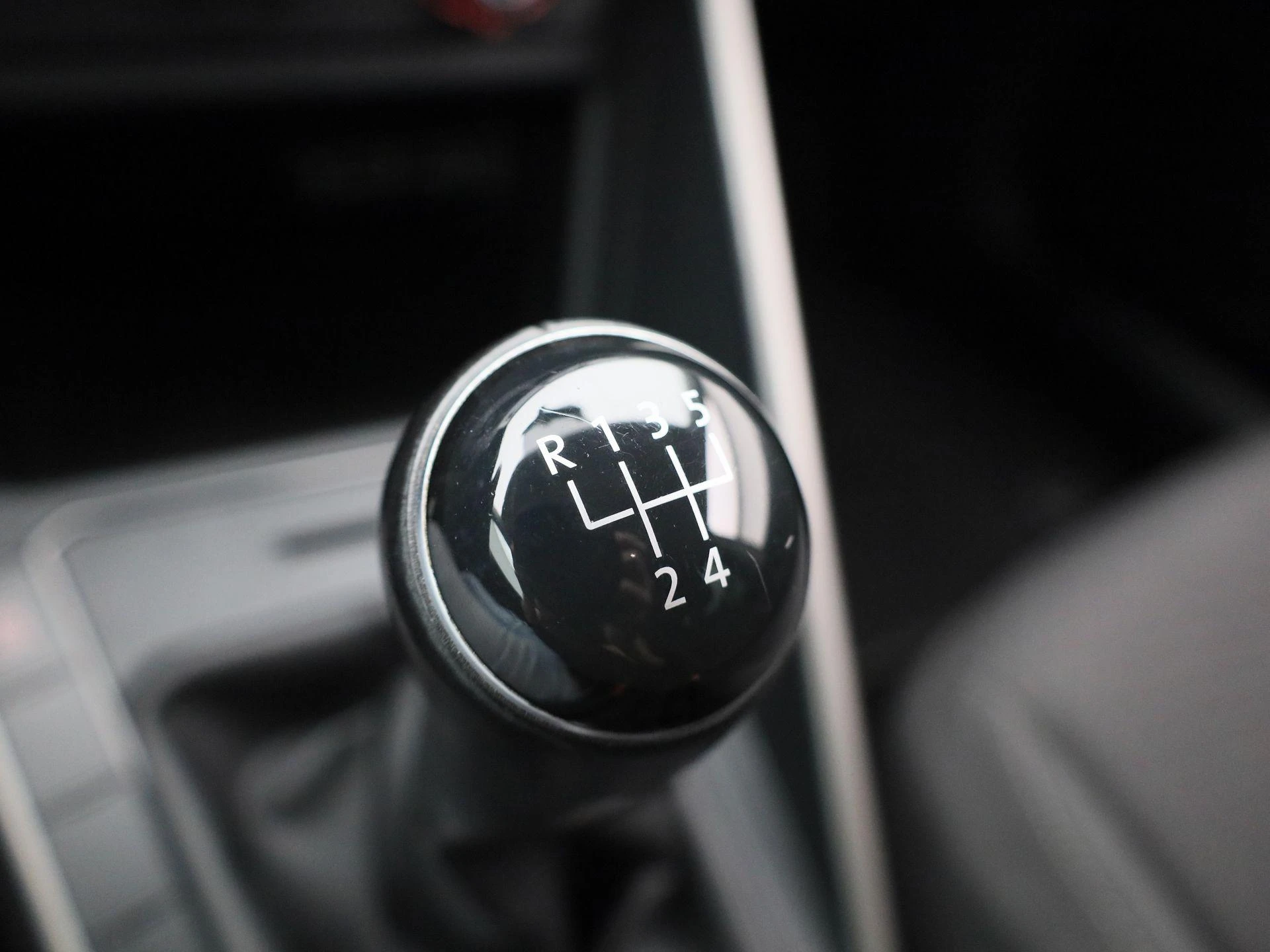 Volkswagen-Polo-image-21