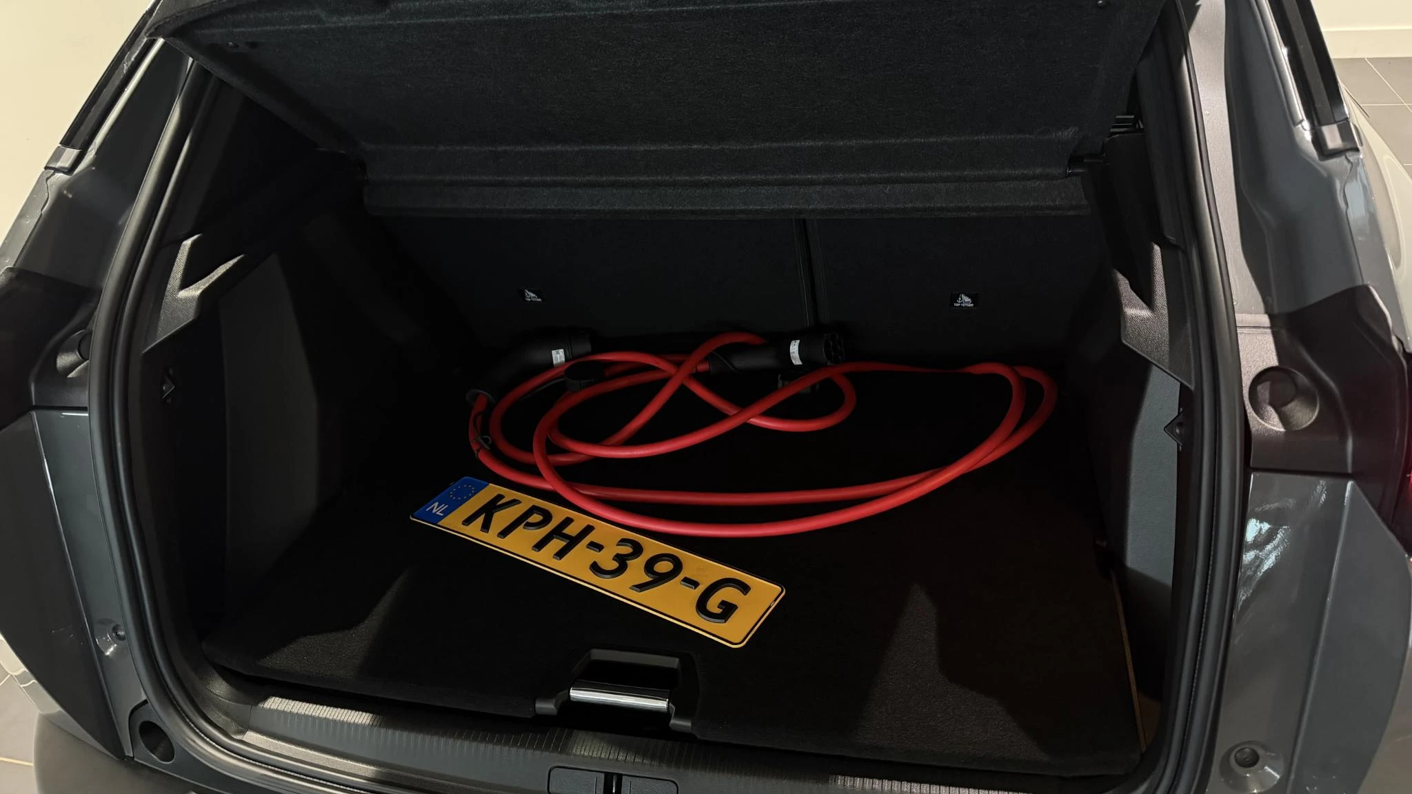 Peugeot-e-2008-image-12