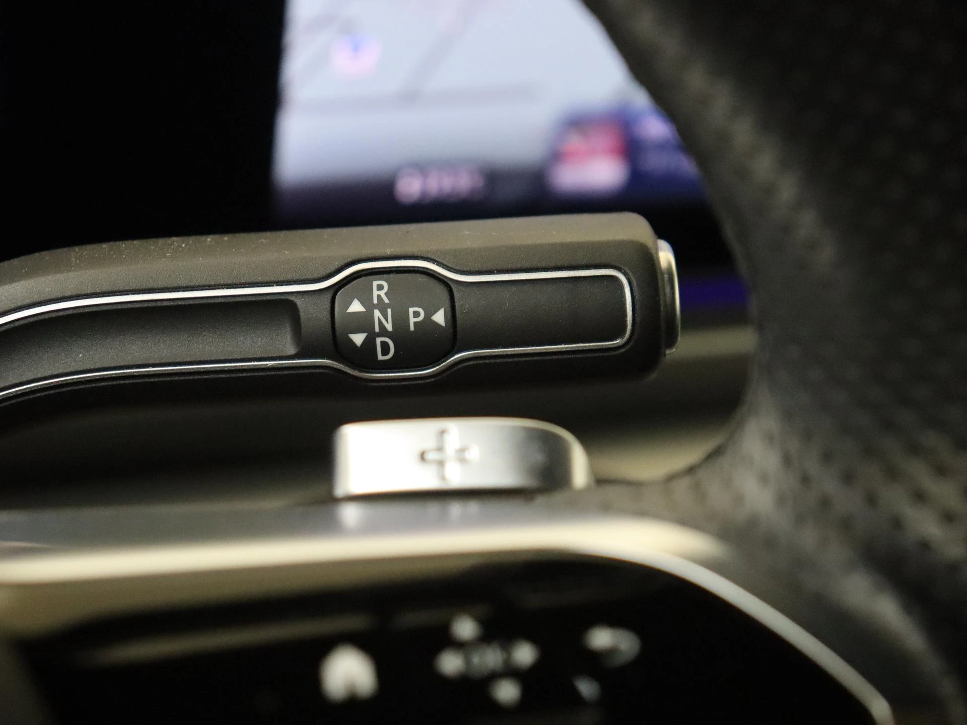 Mercedes-Benz-GLE-image-14