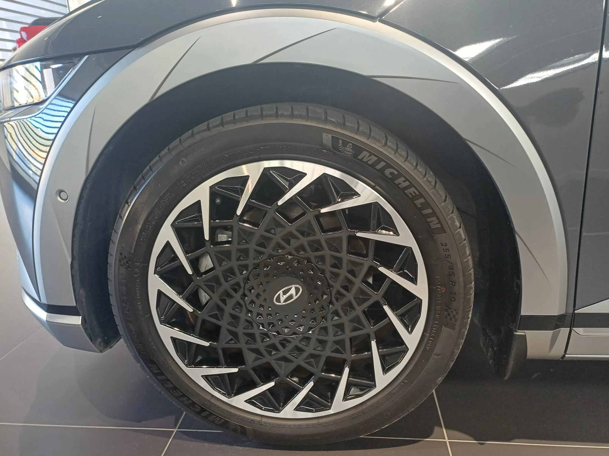 Hyundai-IONIQ 5-image-3