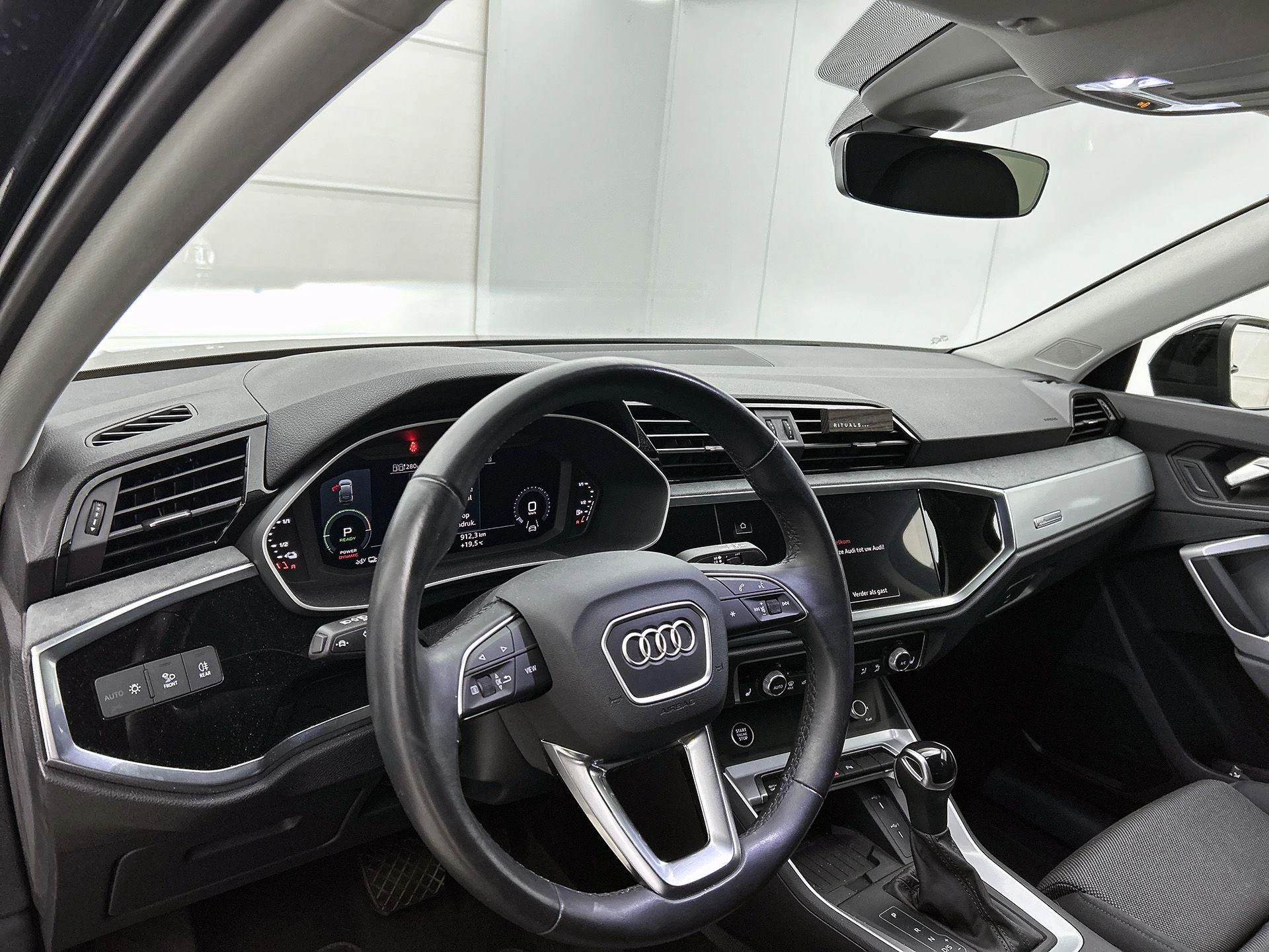 Audi-Q3-image-18