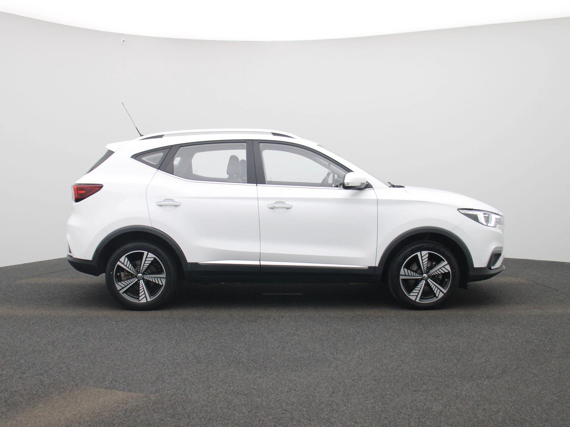 MG-ZS EV-image-5