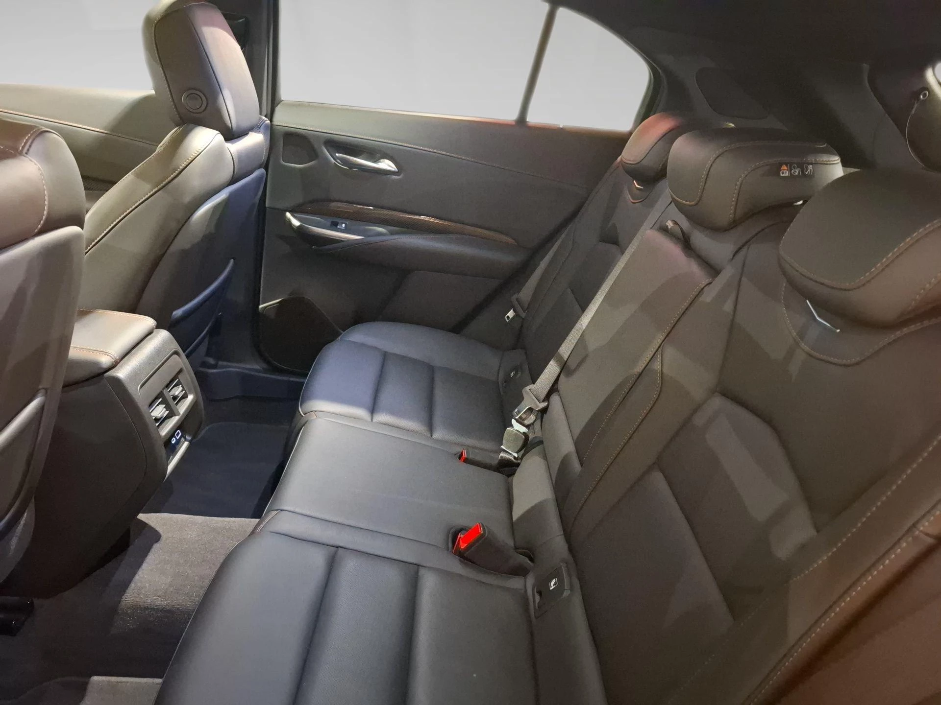 Cadillac-XT4-image-16